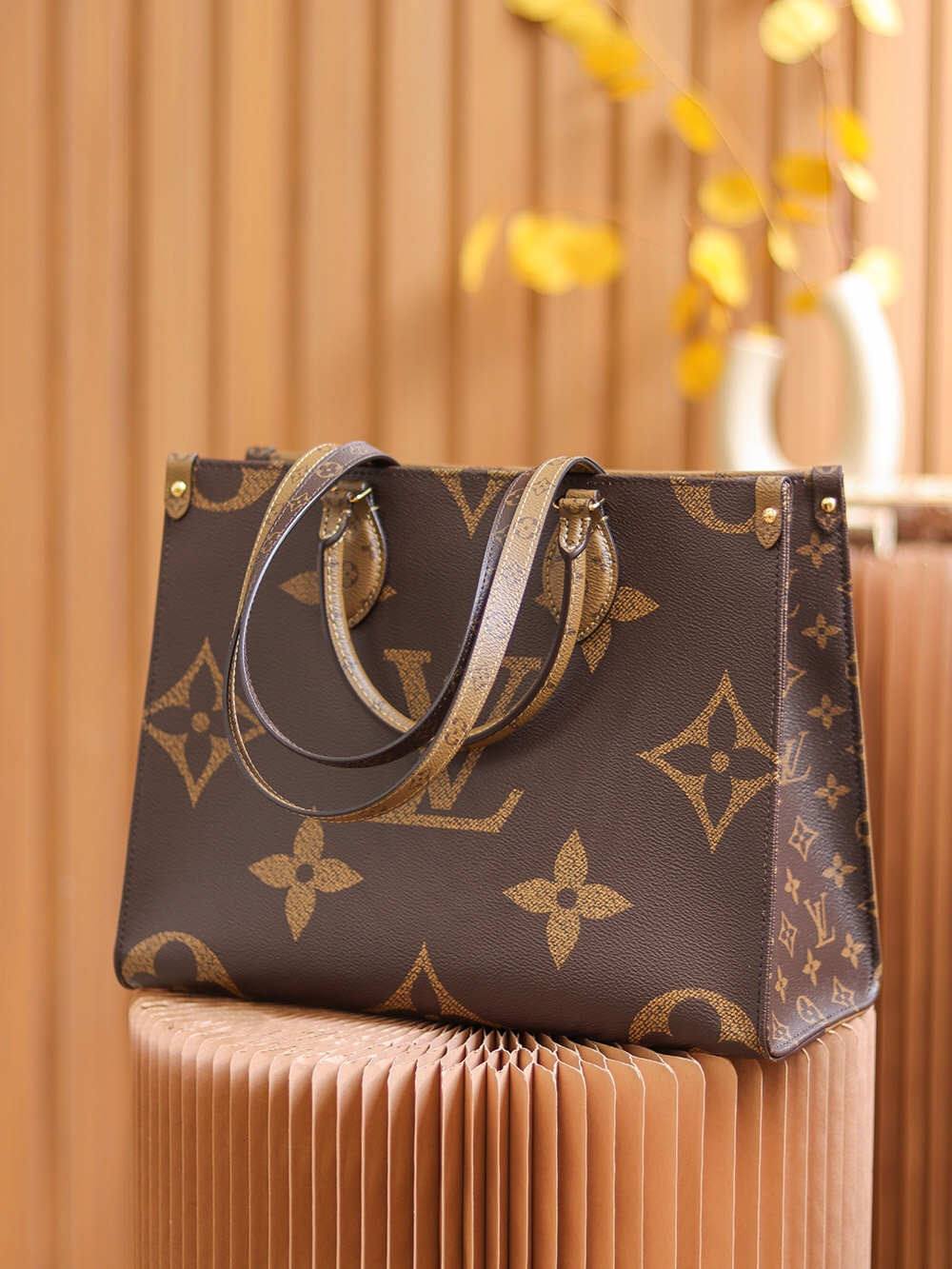 Ellebag’s 1:1 Replica of the Louis Vuitton OnTheGo Tote M44576: Precision and Craftsmanship in Every Detail （M44576 M45321 M45039 M45320）(2025 Mar Updated)-Best Quality Fake Louis Vuitton Bag Online Store, Replica designer bag ru