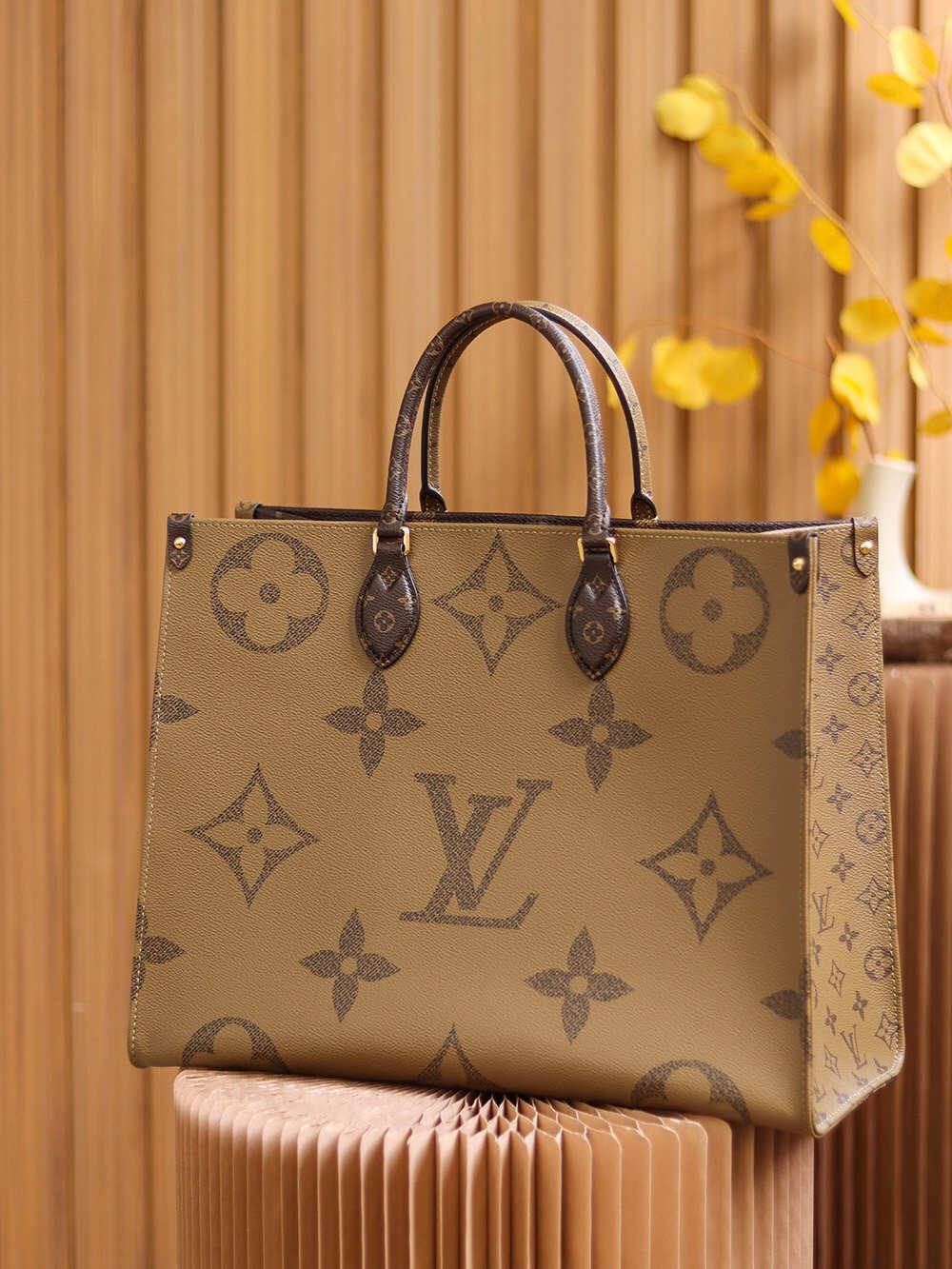 Ellebag’s 1:1 Replica of the Louis Vuitton OnTheGo Tote M44576: Precision and Craftsmanship in Every Detail （M44576 M45321 M45039 M45320）(2025 Mar Updated)-Negoziu in linea di borse Louis Vuitton falsi di migliore qualità, borsa di design di replica ru