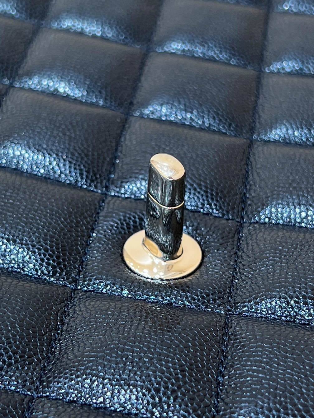 Exploring the Craftsmanship of Ellebag’s Top-Grade Replica: AS4661 Handbag in Black Caviar Leather with Champagne Gold Hardware(2025 Mar Updated)-Negozio in linea della borsa falsa di Louis Vuitton di migliore qualità, borsa del progettista della replica ru