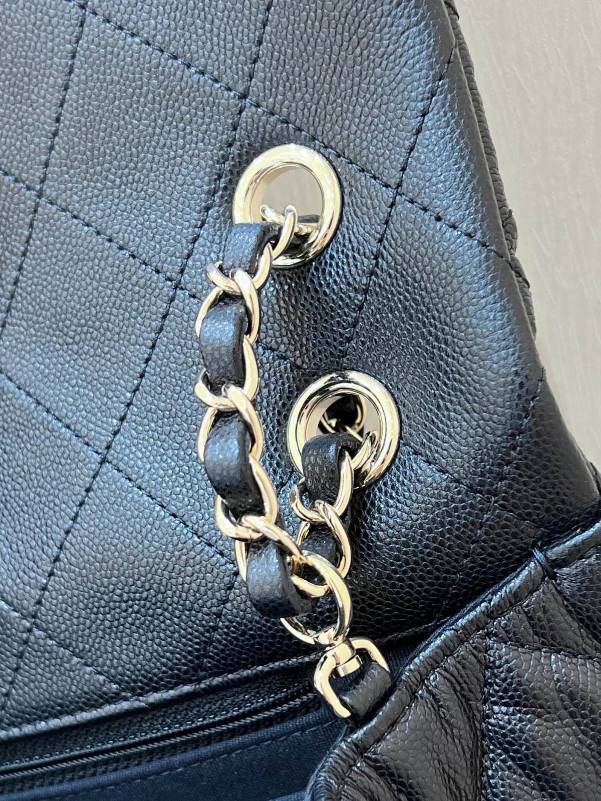 Exploring the Craftsmanship of Ellebag’s Top-Grade Replica: AS4661 Handbag in Black Caviar Leather with Champagne Gold Hardware(2025 Mar Updated)-Negozio in linea della borsa falsa di Louis Vuitton di migliore qualità, borsa del progettista della replica ru