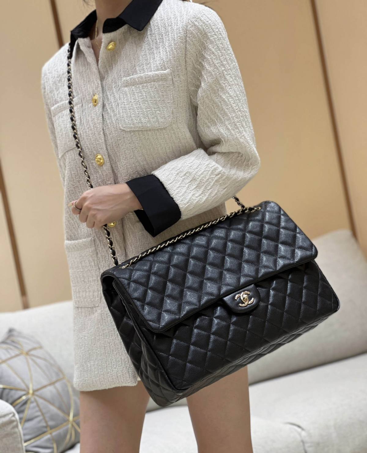 Exploring the Craftsmanship of Ellebag’s Top-Grade Replica: AS4661 Handbag in Black Caviar Leather with Champagne Gold Hardware(2025 Mar Updated)-Best Quality Fake Louis Vuitton Bag Online Store, Replica designer bag ru