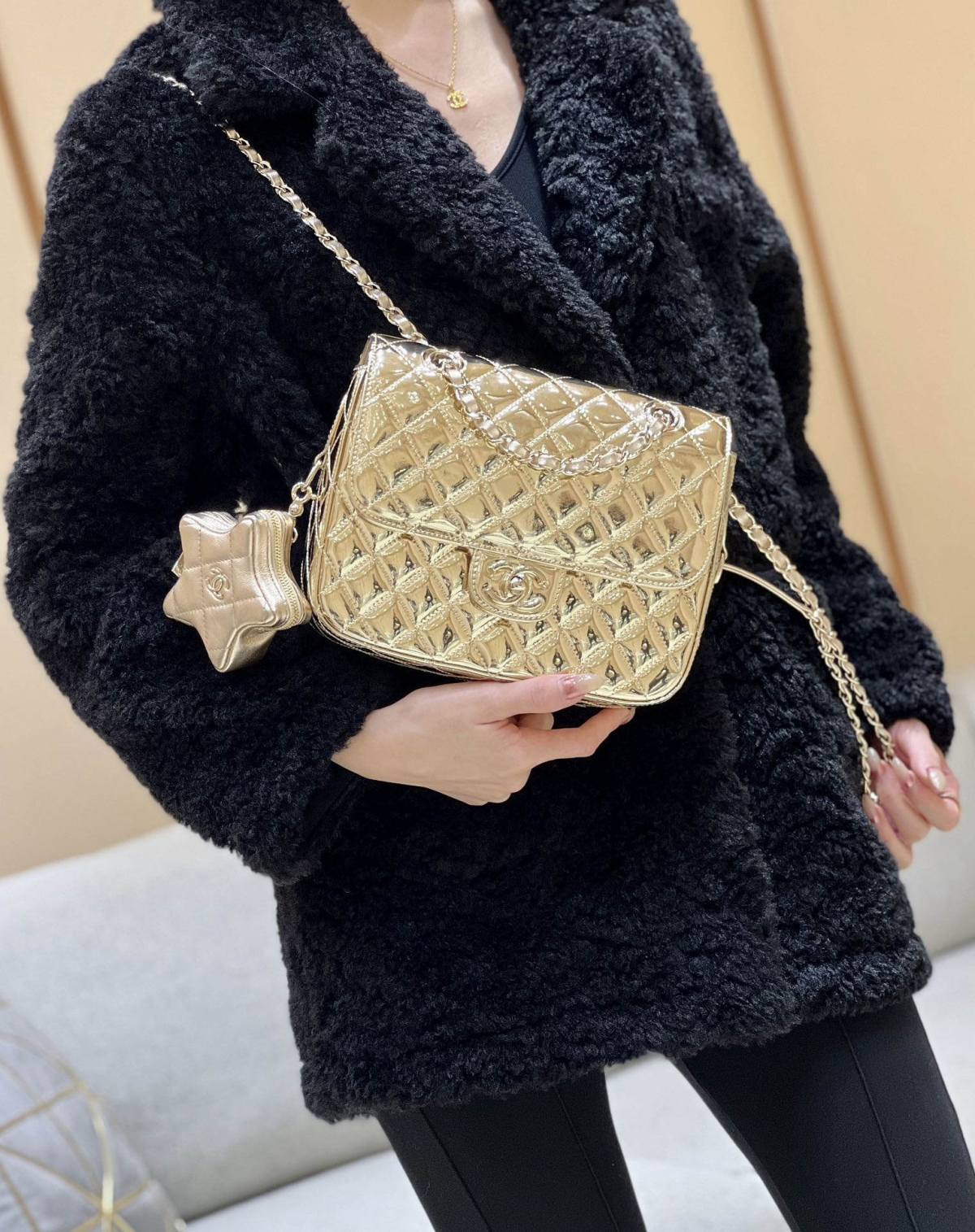 Exploring the Craftsmanship of Ellebag’s Top-Grade Replica: Backpack & Star Coin Purse in Champagne Lambskin with Gold Hardware(2025 Mar Updated)-Pangalusna kualitas palsu Louis Vuitton Kantong Toko Online, Replica desainer kantong ru