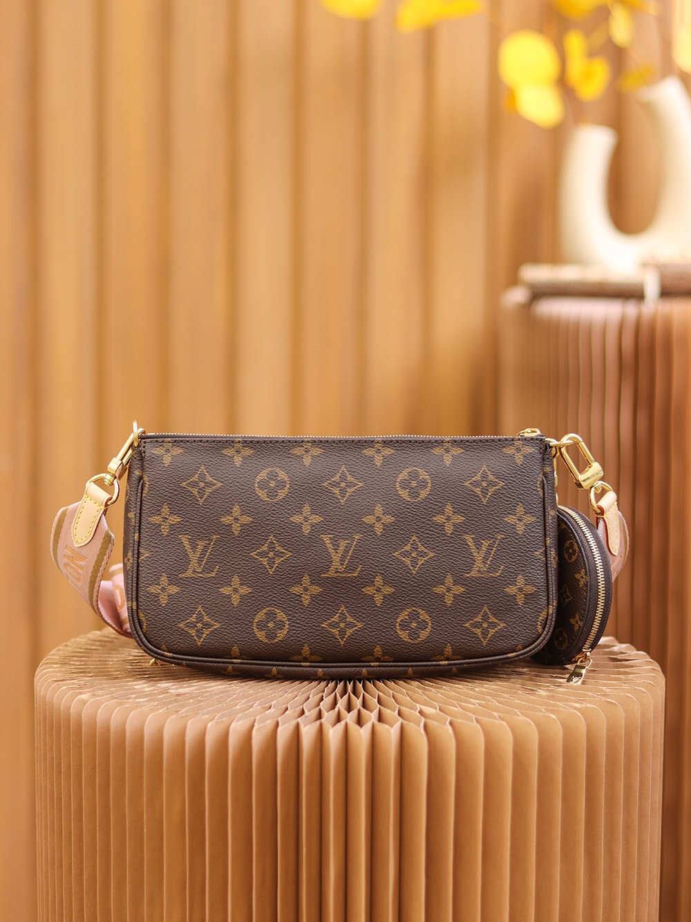 Ellebag’s 1:1 Replica Story of the Louis Vuitton Multi Pochette M44813 M44814: A Perfect Blend of Craftsmanship and Innovation(2025 Mar Updated)-Best Quality Fake Louis Vuitton Bag Online Store, Replica designer bag ru