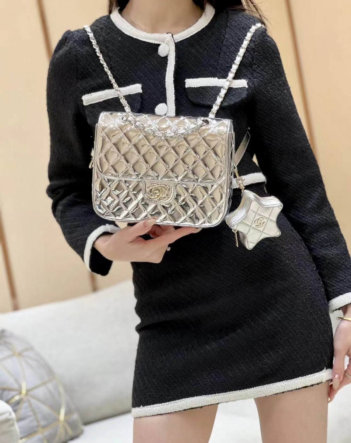 Exploring the Craftsmanship of Ellebag’s Top-Grade Replica: Backpack & Star Coin Purse in Silver Lambskin with Champagne Gold Hardware(2025 Mar Updated)-Լավագույն որակի կեղծ Louis Vuitton պայուսակների առցանց խանութ, Replica դիզայներական պայուսակ ru