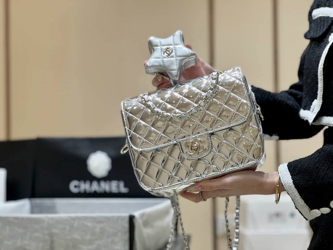 Exploring the Craftsmanship of Ellebag’s Top-Grade Replica: Backpack & Star Coin Purse in Silver Lambskin with Champagne Gold Hardware(2025 Mar Updated)-Լավագույն որակի կեղծ Louis Vuitton պայուսակների առցանց խանութ, Replica դիզայներական պայուսակ ru