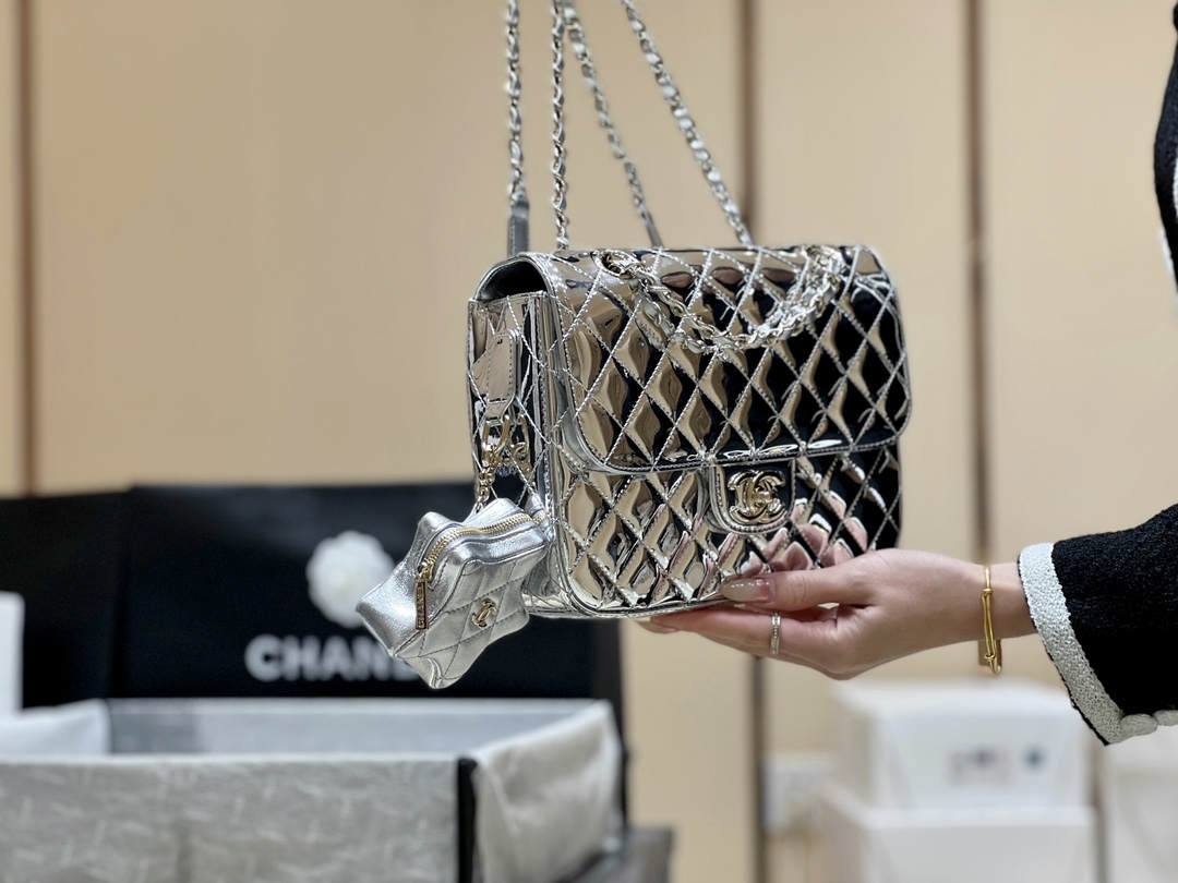 Exploring the Craftsmanship of Ellebag’s Top-Grade Replica: Backpack & Star Coin Purse in Silver Lambskin with Champagne Gold Hardware(2025 Mar Updated)-Լավագույն որակի կեղծ Louis Vuitton պայուսակների առցանց խանութ, Replica դիզայներական պայուսակ ru