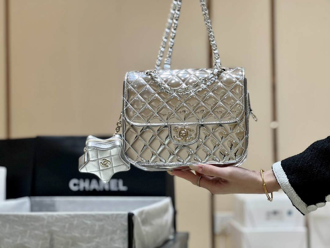 Exploring the Craftsmanship of Ellebag’s Top-Grade Replica: Backpack & Star Coin Purse in Silver Lambskin with Champagne Gold Hardware(2025 Mar Updated)-Լավագույն որակի կեղծ Louis Vuitton պայուսակների առցանց խանութ, Replica դիզայներական պայուսակ ru