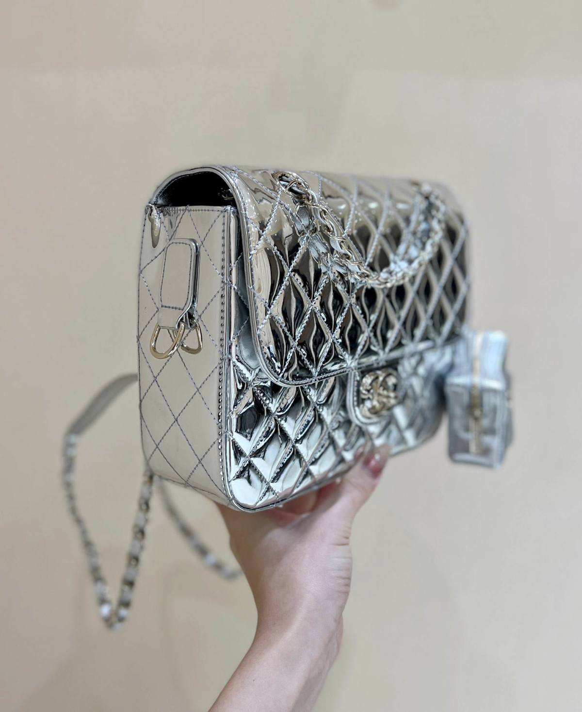 Exploring the Craftsmanship of Ellebag’s Top-Grade Replica: Backpack & Star Coin Purse in Silver Lambskin with Champagne Gold Hardware(2025 Mar Updated)-Լավագույն որակի կեղծ Louis Vuitton պայուսակների առցանց խանութ, Replica դիզայներական պայուսակ ru