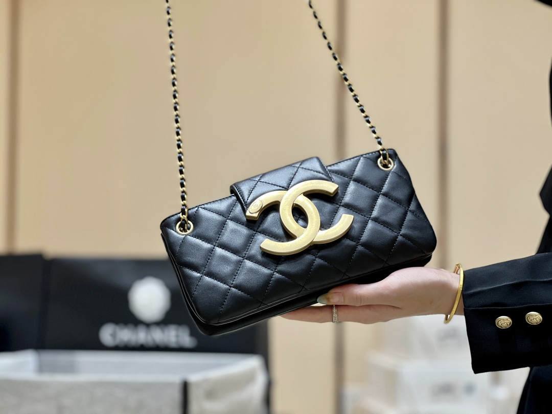 Exploring the Craftsmanship of Ellebag’s Top-Grade Replica: Baguette Bag in Black Lambskin with Gold Hardware(2025 Mar Updated)-Best Quality Replica designer Bag factory in China