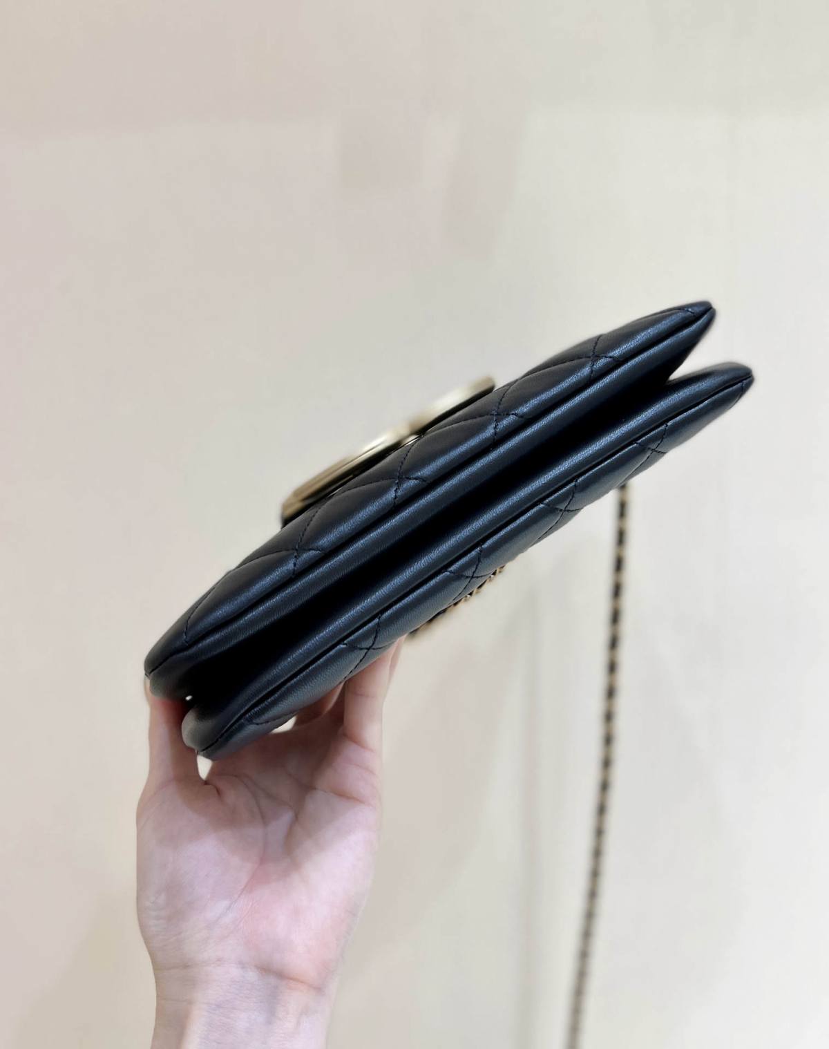 Exploring the Craftsmanship of Ellebag’s Top-Grade Replica: Baguette Bag in Black Lambskin with Gold Hardware(2025 Mar Updated)-Tayada ugu Fiican ee Louis Vuitton Boorsada Online Store, Bac naqshadeeye nuqul ah