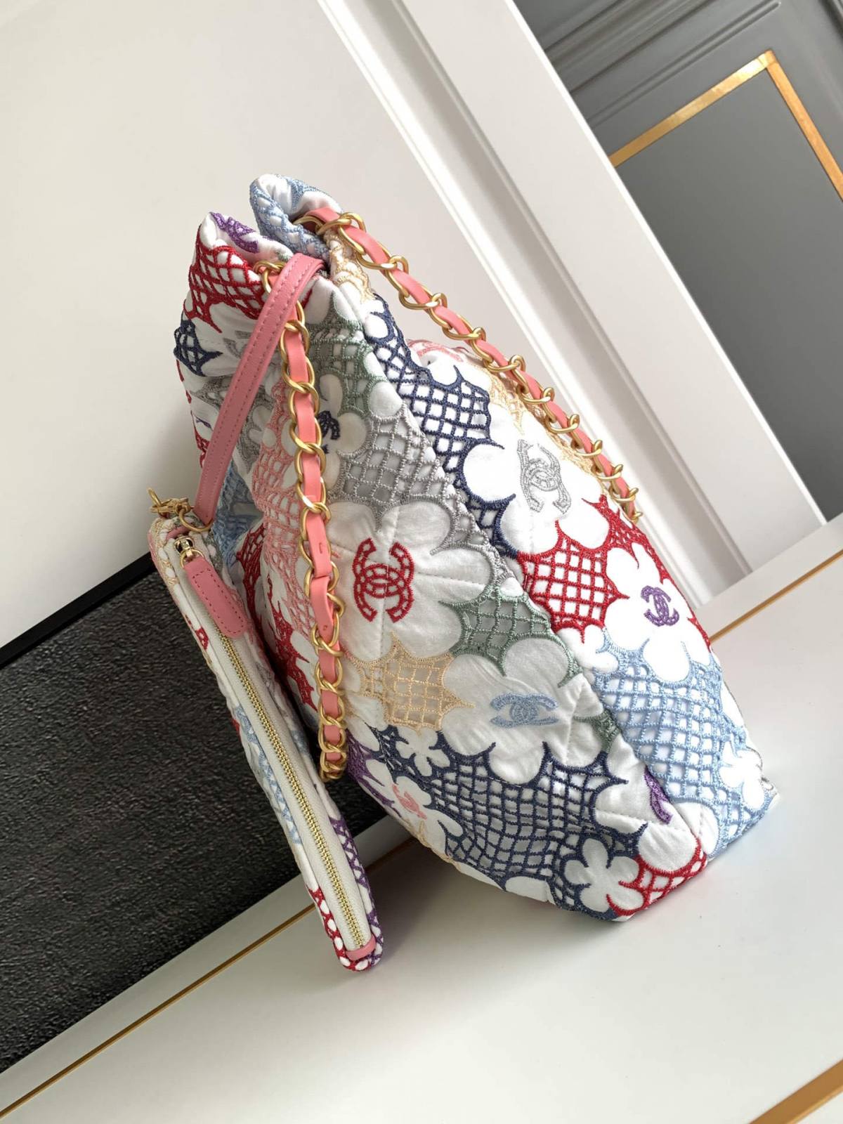 Ellebag Craftsmanship Story: Perfecting the Iconic Chanel 22 Bag with Floral Embroidery(2025 Apr Updated)-Best Quality Fake Louis Vuitton Bag Online Store, Replica designer bag ru