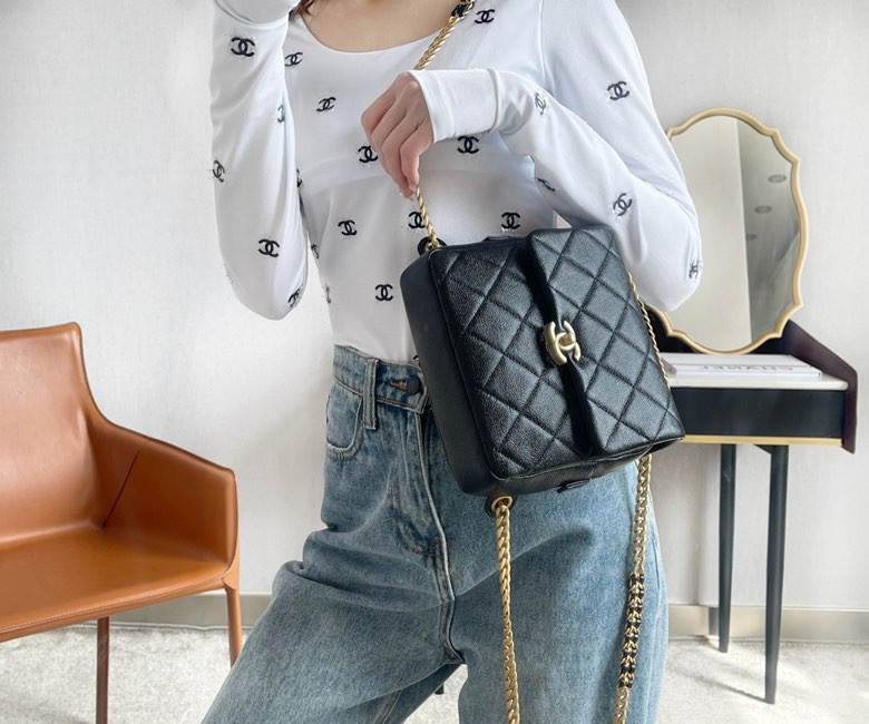 Ellebag’s 1:1 Replica of the Chanel 22P Spring/Summer Vintage Backpack: Mastering Retro Elegance with Craftsmanship(2025 May Updated)-Bästa kvalitet Fake Louis Vuitton Bag Online Store, Replica designer bag ru
