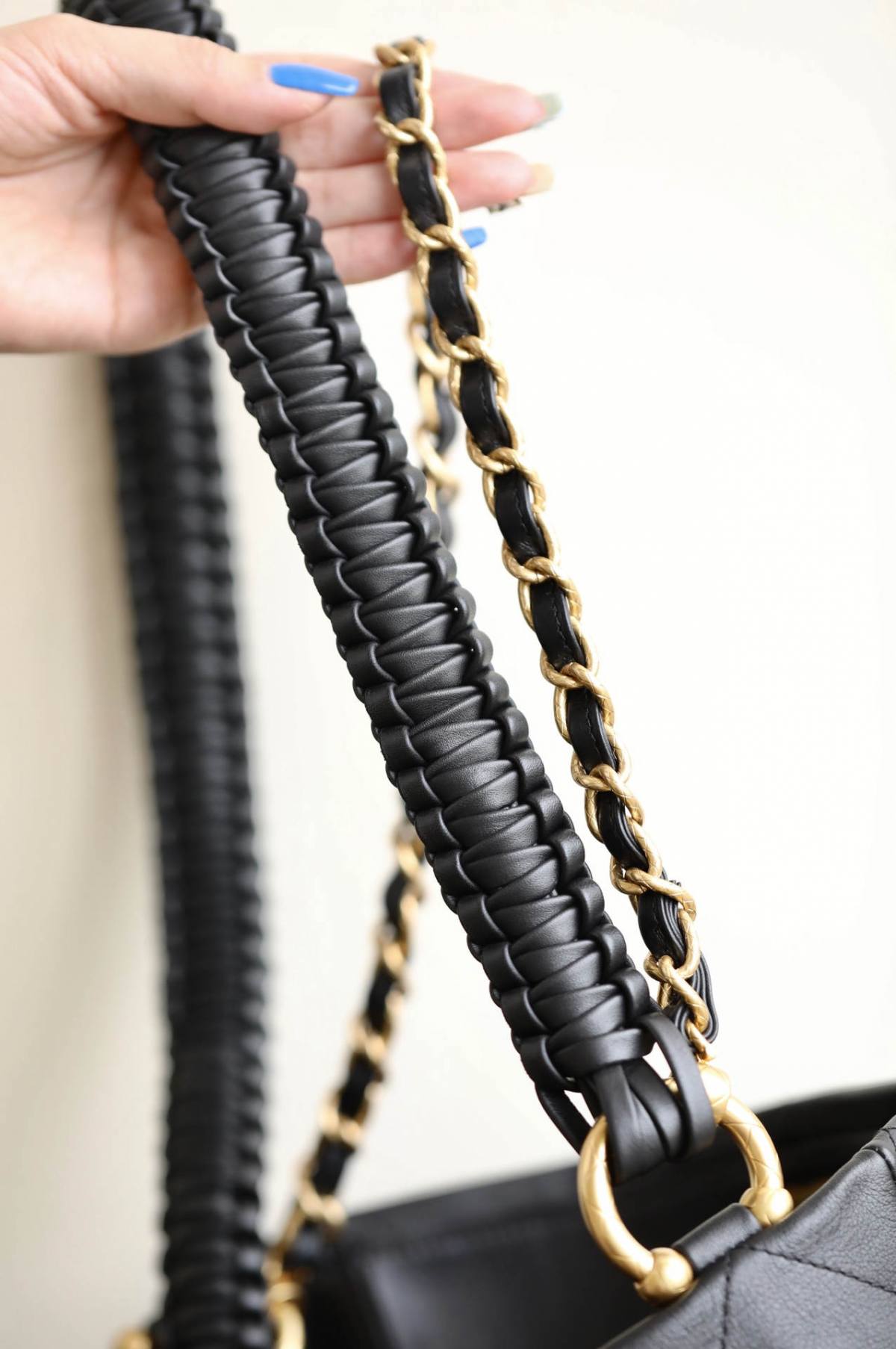 Ellebag’s 1:1 Replica of the Chanel 23A Handcrafted Hobo Bag: A Celebration of Retro Craftsmanship and Luxury(2025 May Updated)-Bästa kvalitet Fake Louis Vuitton Bag Online Store, Replica designer bag ru
