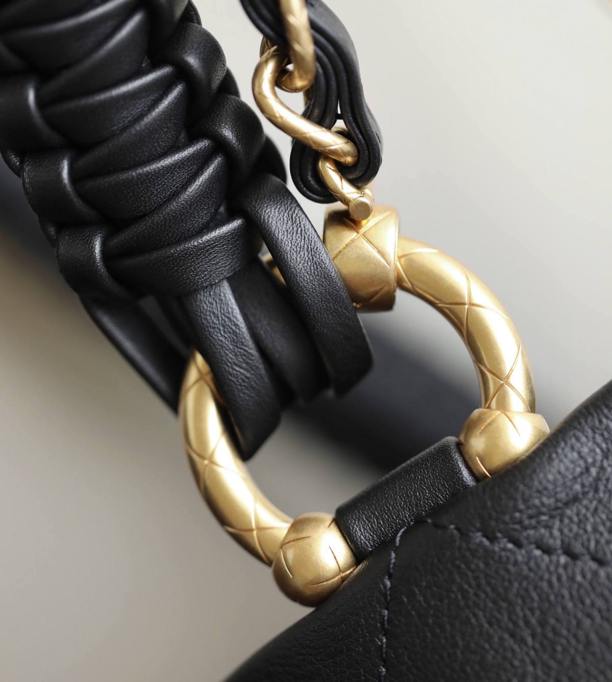 Ellebag’s 1:1 Replica of the Chanel 23A Handcrafted Hobo Bag: A Celebration of Retro Craftsmanship and Luxury(2025 May Updated)-Bästa kvalitet Fake Louis Vuitton Bag Online Store, Replica designer bag ru
