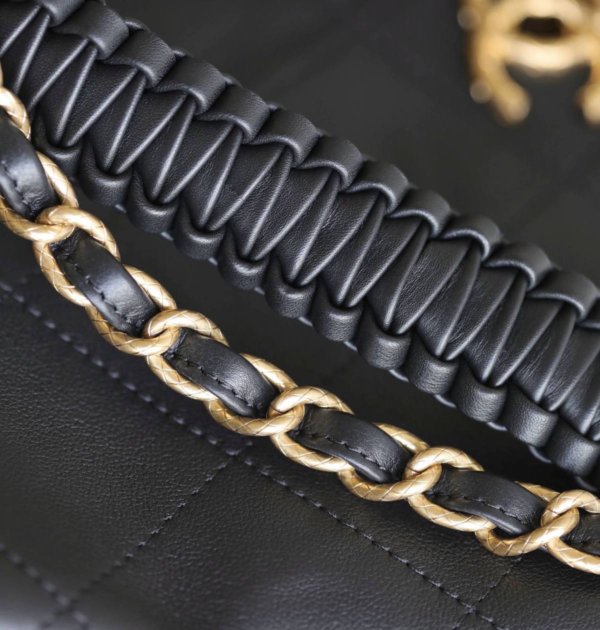 Ellebag’s 1:1 Replica of the Chanel 23A Handcrafted Hobo Bag: A Celebration of Retro Craftsmanship and Luxury(2025 May Updated)-Bästa kvalitet Fake Louis Vuitton Bag Online Store, Replica designer bag ru