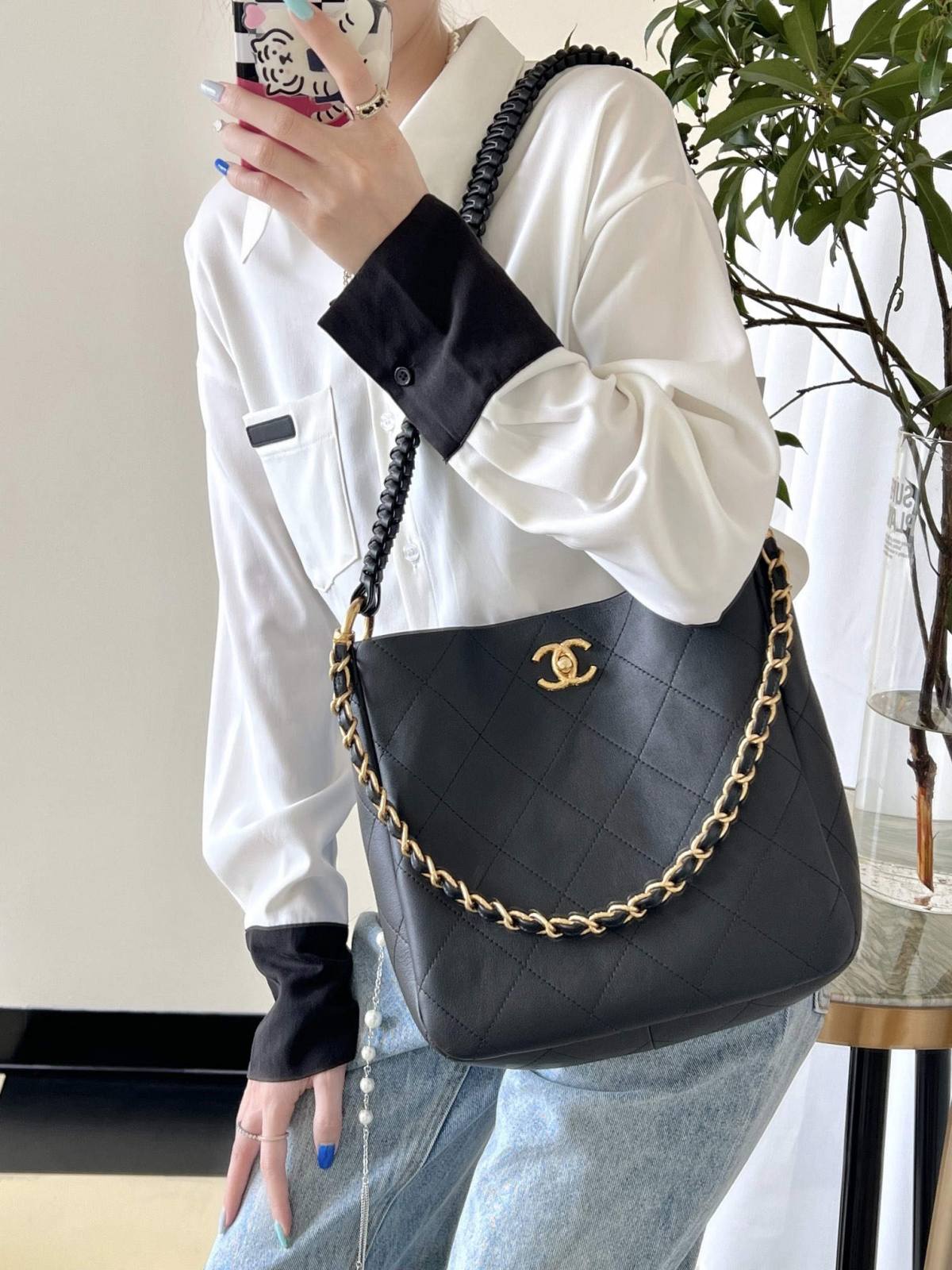 Ellebag’s 1:1 Replica of the Chanel 23A Handcrafted Hobo Bag: A Celebration of Retro Craftsmanship and Luxury(2025 May Updated)-Bästa kvalitet Fake Louis Vuitton Bag Online Store, Replica designer bag ru