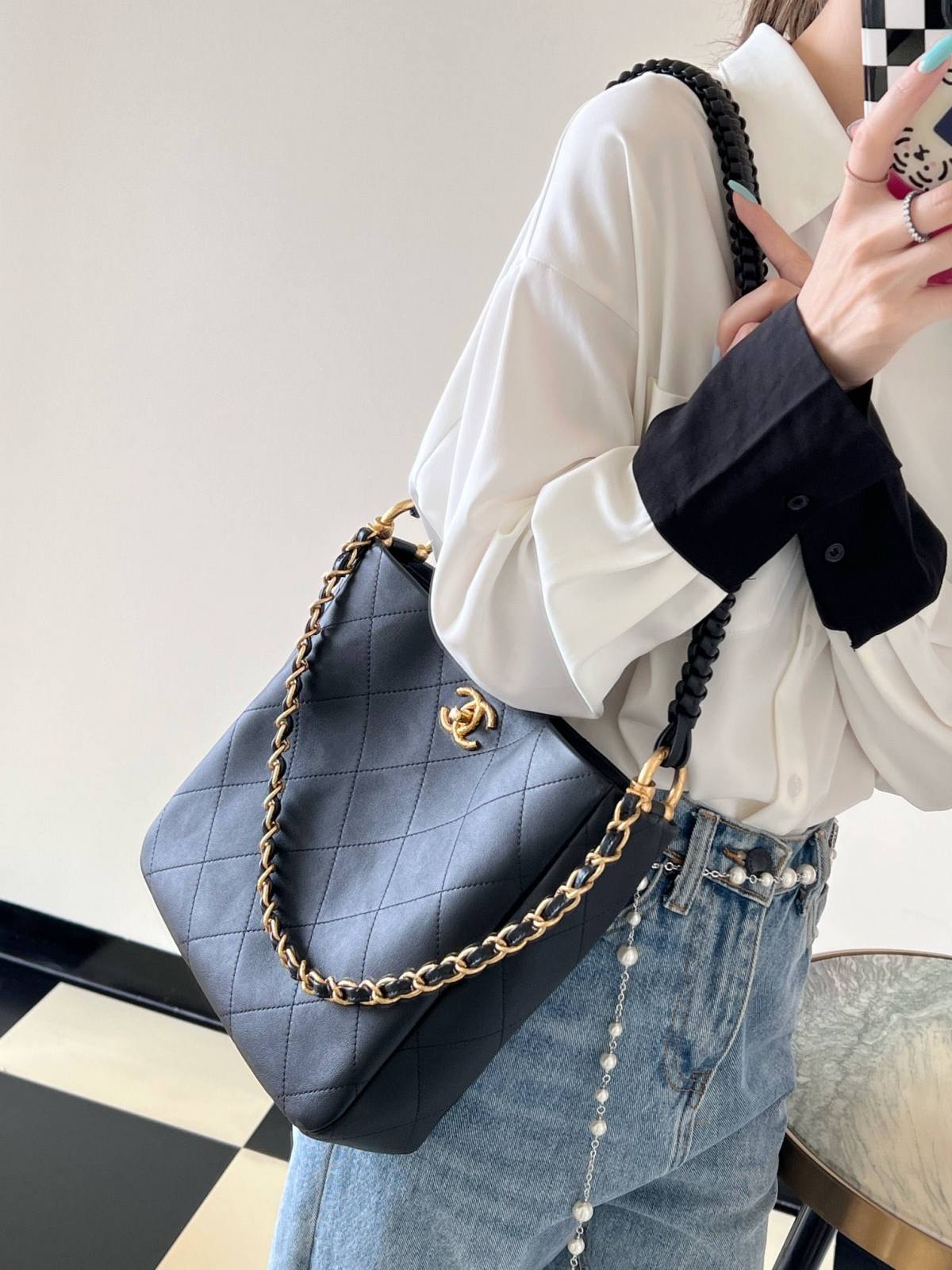 Ellebag’s 1:1 Replica of the Chanel 23A Handcrafted Hobo Bag: A Celebration of Retro Craftsmanship and Luxury(2025 May Updated)-Bästa kvalitet Fake Louis Vuitton Bag Online Store, Replica designer bag ru
