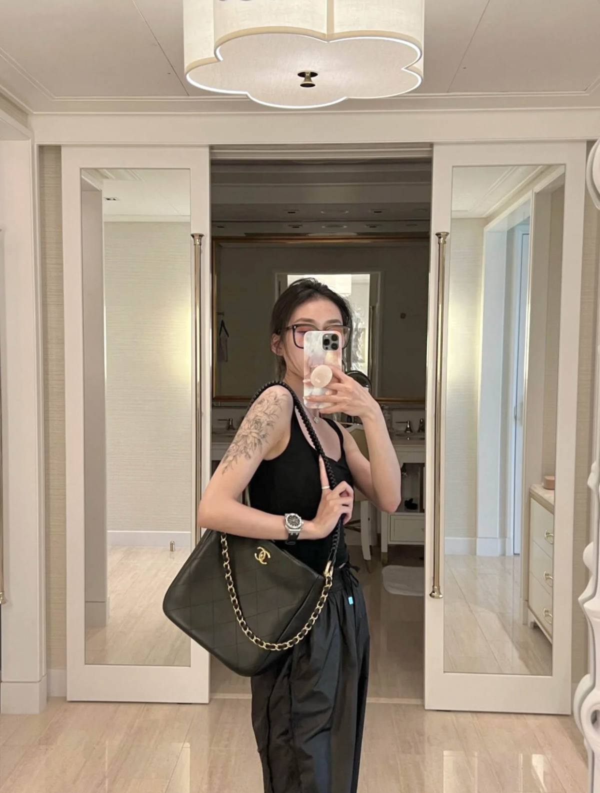 Ellebag’s 1:1 Replica of the Chanel 23A Handcrafted Hobo Bag: A Celebration of Retro Craftsmanship and Luxury(2025 May Updated)-Bästa kvalitet Fake Louis Vuitton Bag Online Store, Replica designer bag ru