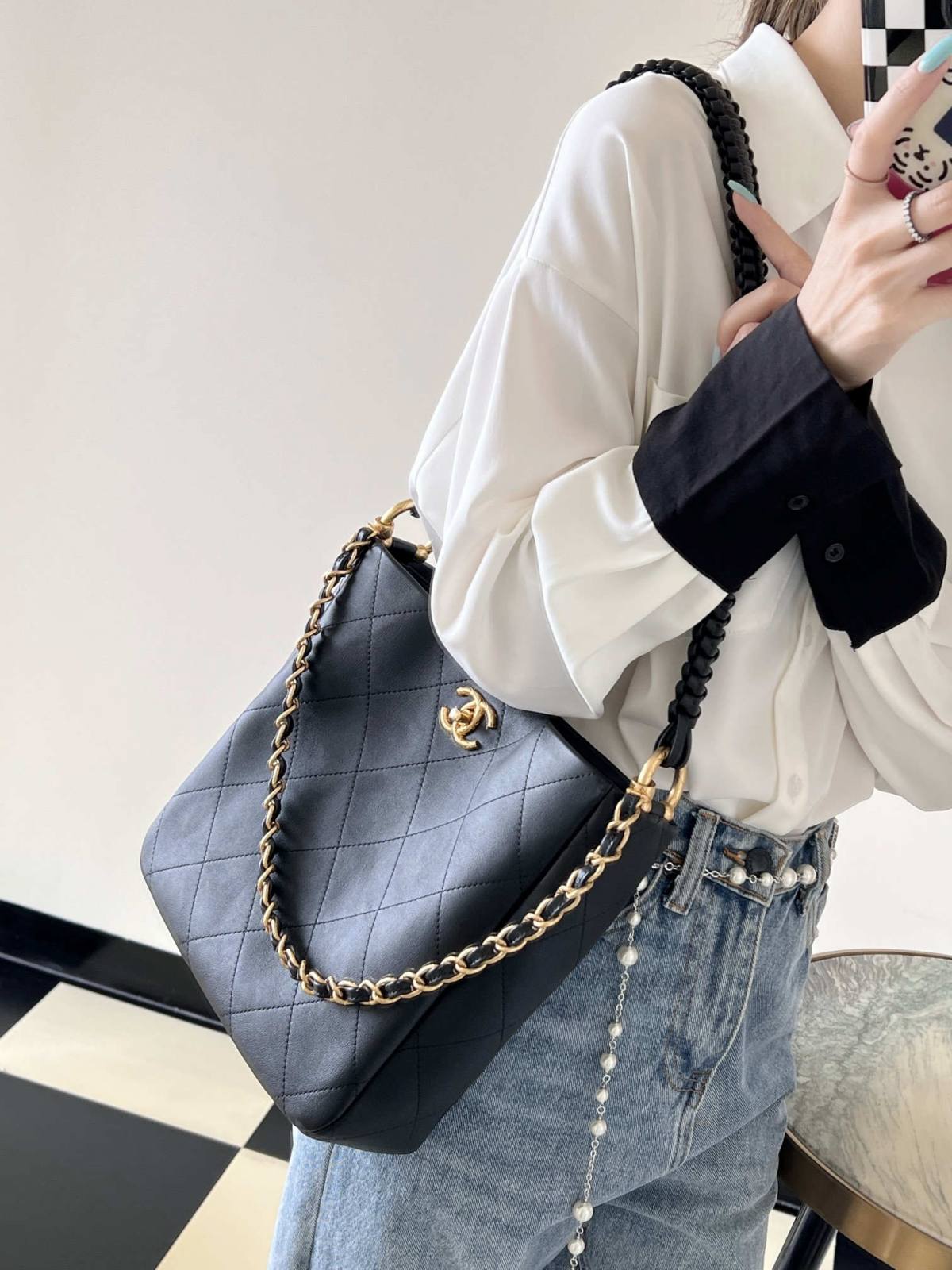Ellebag’s 1:1 Replica of the Chanel 23A Handcrafted Hobo Bag: A Celebration of Retro Craftsmanship and Luxury(2025 May Updated)-Bästa kvalitet Fake Louis Vuitton Bag Online Store, Replica designer bag ru