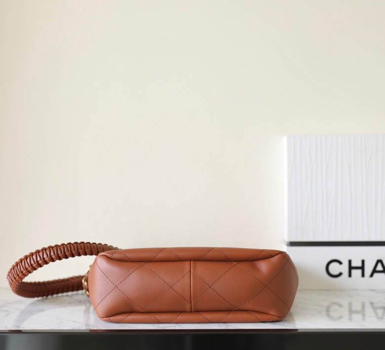 Ellebag’s 1:1 Replica of the Chanel 23A Handcrafted Hobo Bag: A Retro Masterpiece of Artisanal Craftsmanship(2025 May Updated)-Paras laatu väärennetty Louis Vuitton laukku verkkokauppa, replika suunnittelija laukku ru
