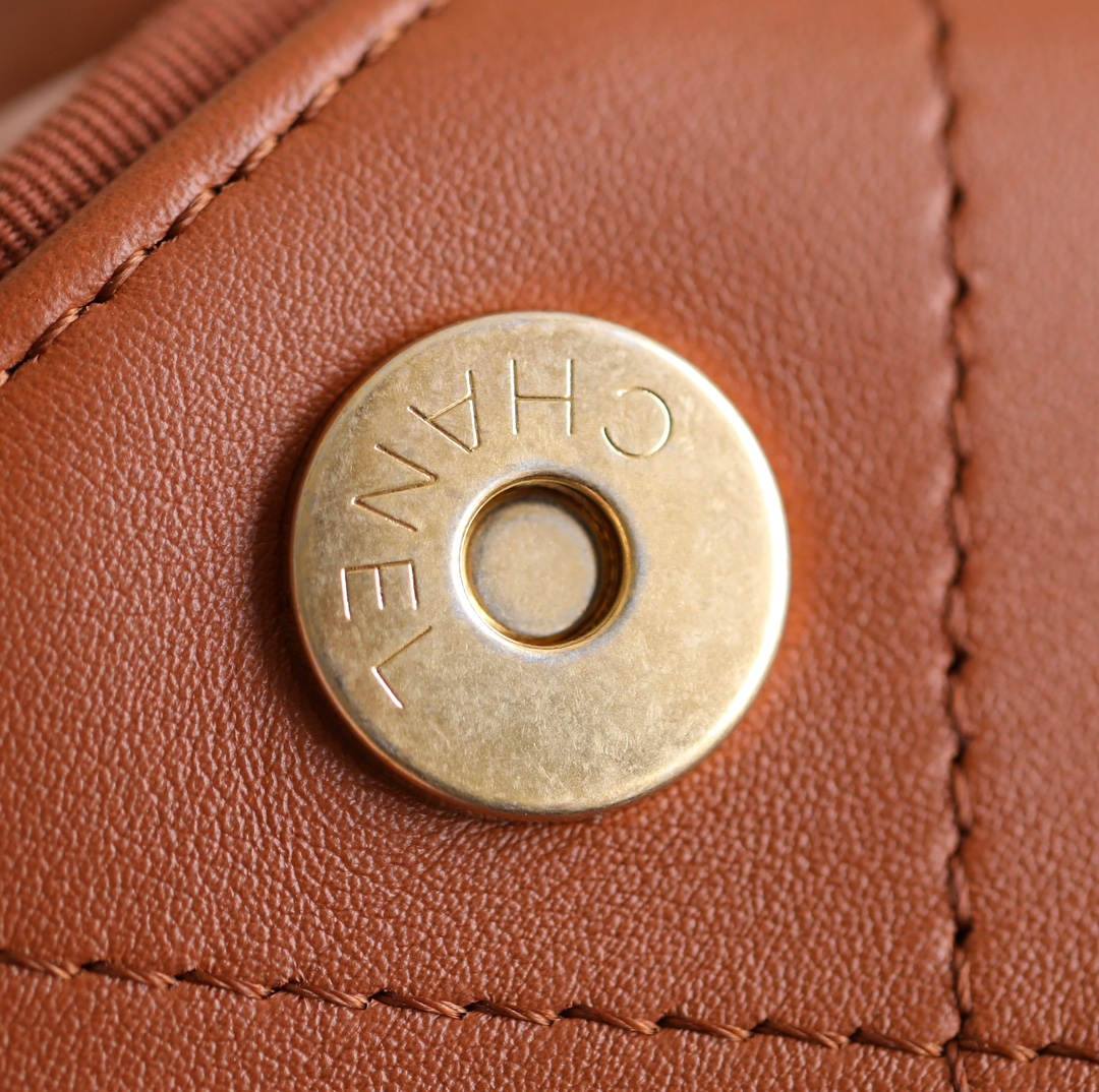 Ellebag’s 1:1 Replica of the Chanel 23A Handcrafted Hobo Bag: A Retro Masterpiece of Artisanal Craftsmanship(2025 May Updated)-Paras laatu väärennetty Louis Vuitton laukku verkkokauppa, replika suunnittelija laukku ru