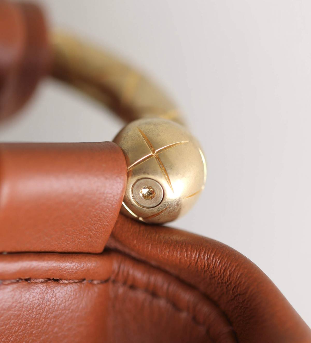 Ellebag’s 1:1 Replica of the Chanel 23A Handcrafted Hobo Bag: A Retro Masterpiece of Artisanal Craftsmanship(2025 May Updated)-Paras laatu väärennetty Louis Vuitton laukku verkkokauppa, replika suunnittelija laukku ru
