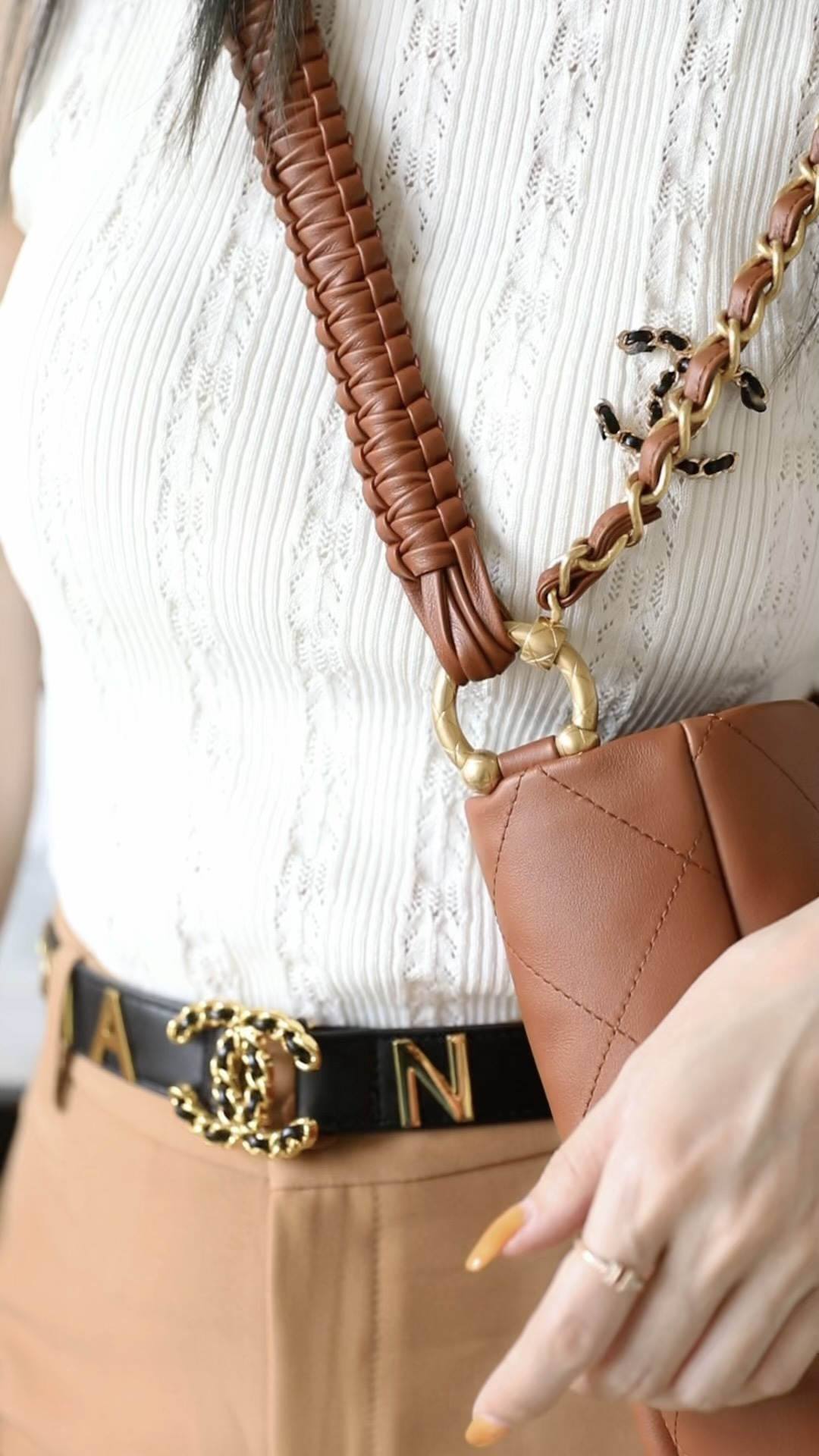Ellebag’s 1:1 Replica of the Chanel 23A Handcrafted Hobo Bag: A Retro Masterpiece of Artisanal Craftsmanship(2025 May Updated)-Paras laatu väärennetty Louis Vuitton laukku verkkokauppa, replika suunnittelija laukku ru