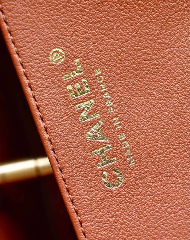 Ellebag’s 1:1 Replica of the Chanel 23A Handcrafted Hobo Bag: A Retro Masterpiece of Artisanal Craftsmanship(2025 May Updated)-Paras laatu väärennetty Louis Vuitton laukku verkkokauppa, replika suunnittelija laukku ru