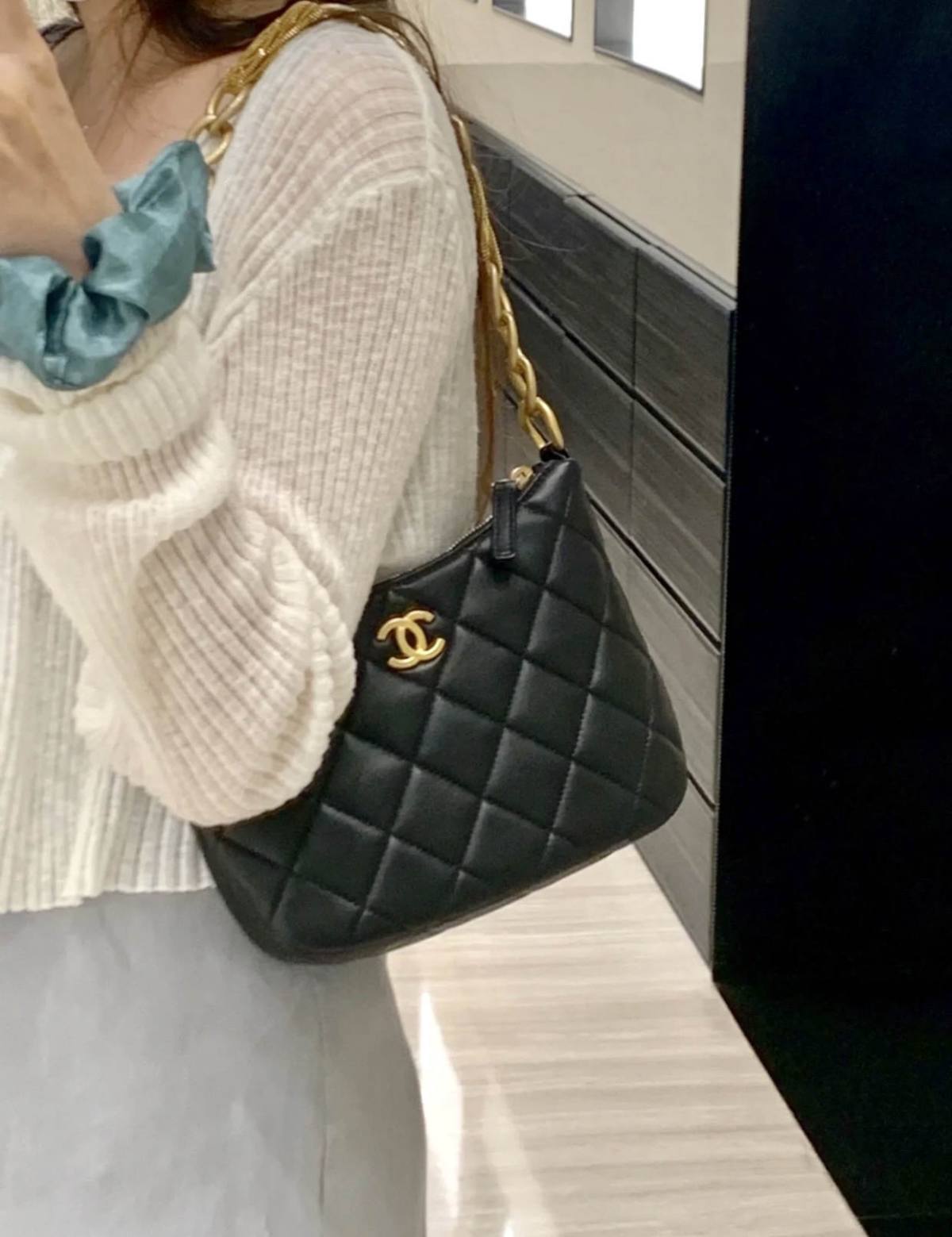 Ellebag’s 1:1 Replica of the Chanel 23A Hobo Bag: A Timeless Fusion of Retro Elegance and Modern Craftsmanship(2025 May Updated)-Paras laatu väärennetty Louis Vuitton laukku verkkokauppa, replika suunnittelija laukku ru