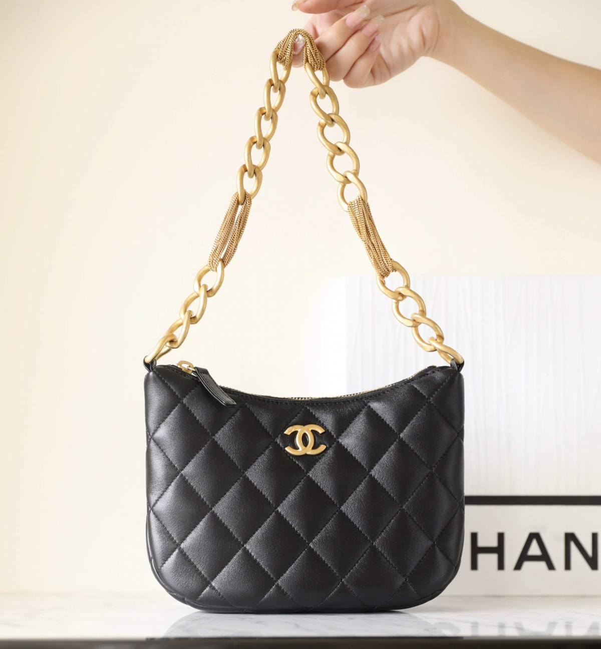 Ellebag’s 1:1 Replica of the Chanel 23A Hobo Bag: A Timeless Fusion of Retro Elegance and Modern Craftsmanship(2025 May Updated)-Paras laatu väärennetty Louis Vuitton laukku verkkokauppa, replika suunnittelija laukku ru