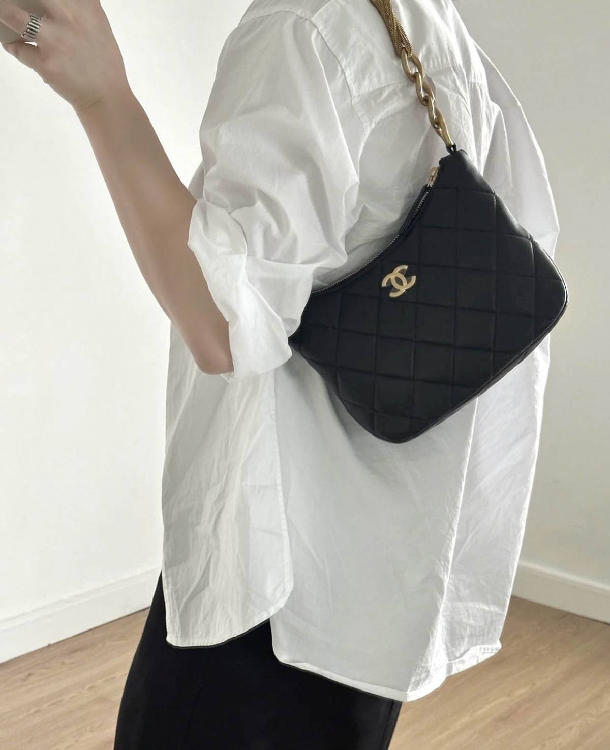 Ellebag’s 1:1 Replica of the Chanel 23A Hobo Bag: A Timeless Fusion of Retro Elegance and Modern Craftsmanship(2025 May Updated)-Paras laatu väärennetty Louis Vuitton laukku verkkokauppa, replika suunnittelija laukku ru