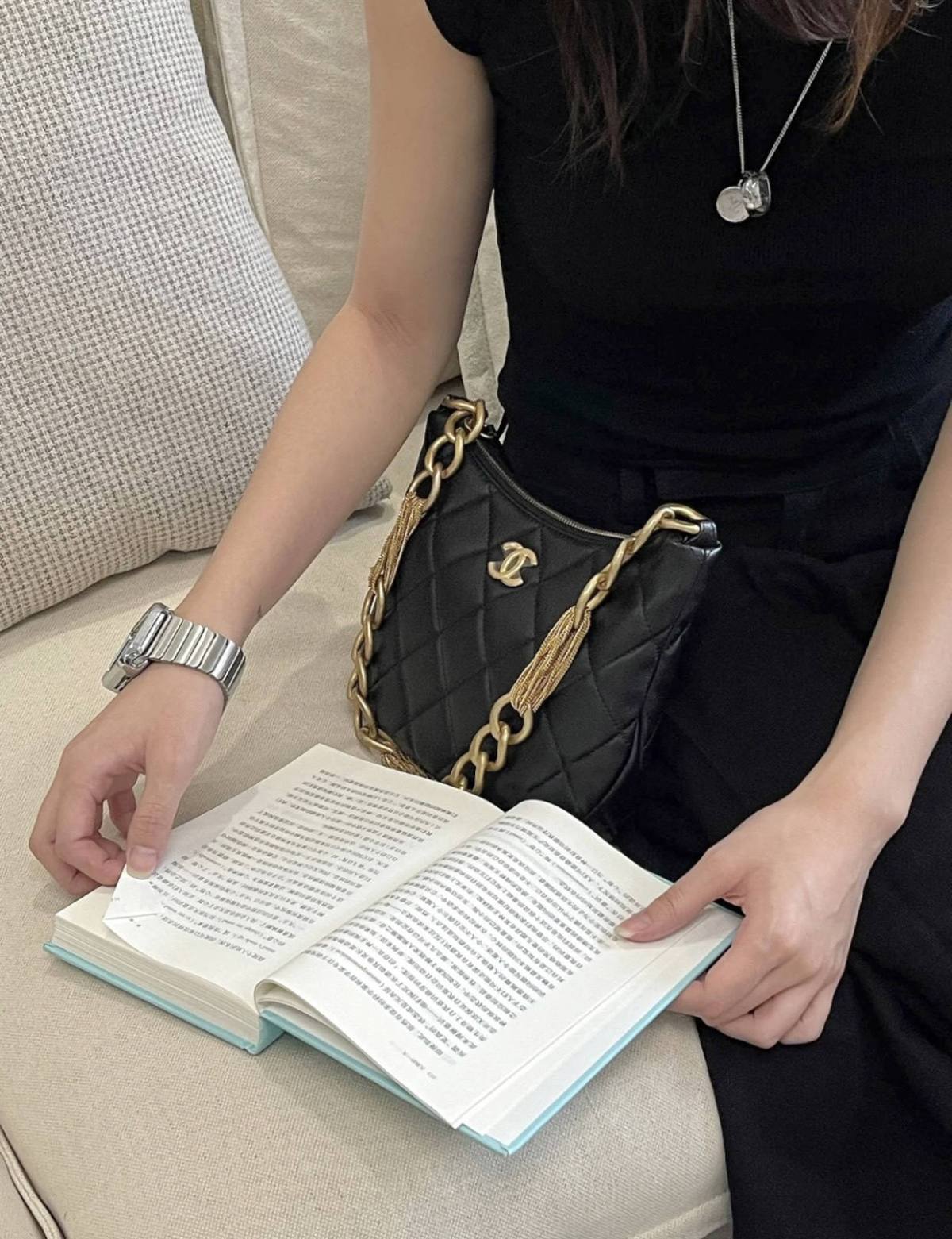 Ellebag’s 1:1 Replica of the Chanel 23A Hobo Bag: A Timeless Fusion of Retro Elegance and Modern Craftsmanship(2025 May Updated)-Paras laatu väärennetty Louis Vuitton laukku verkkokauppa, replika suunnittelija laukku ru