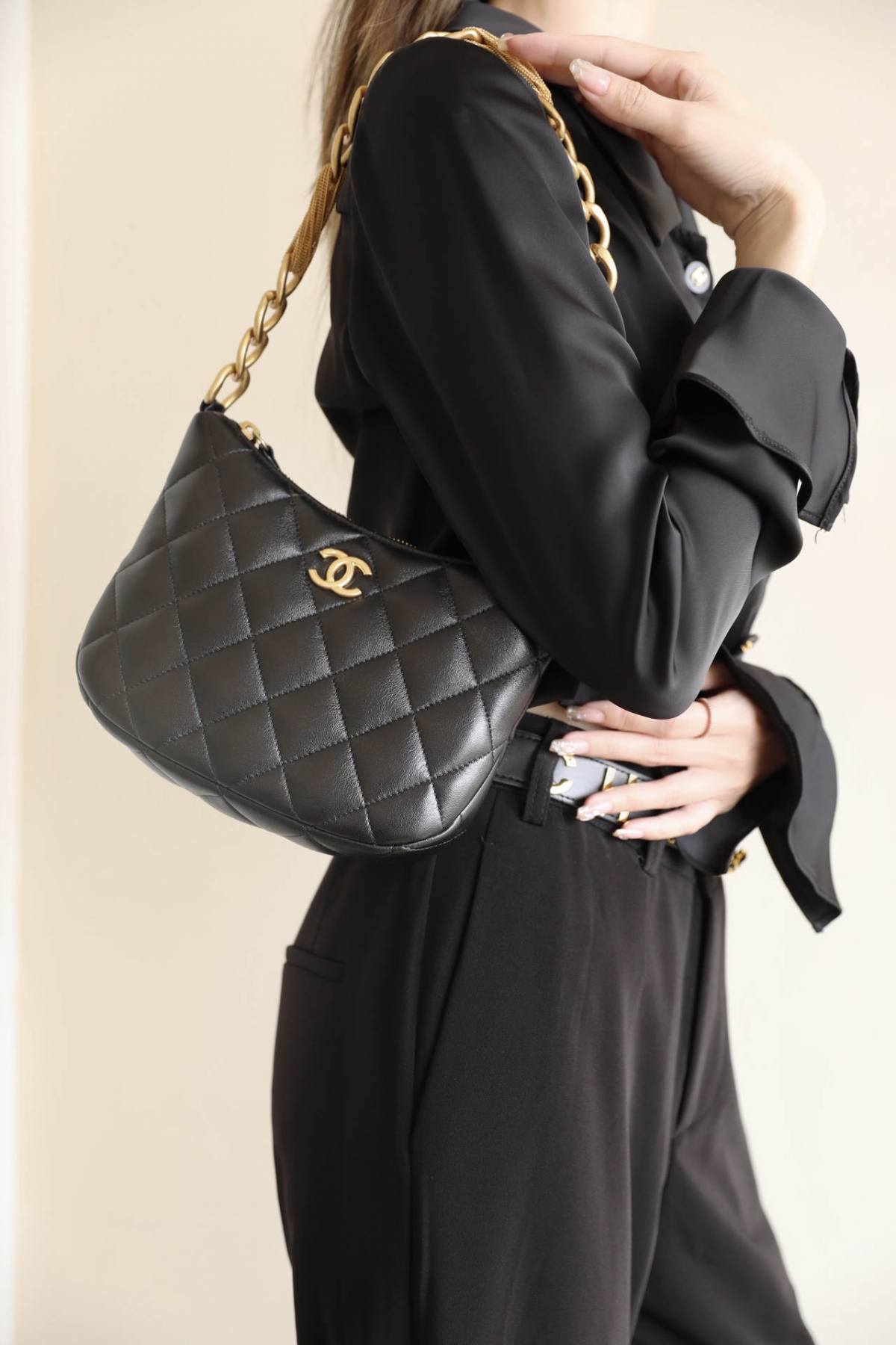 Ellebag’s 1:1 Replica of the Chanel 23A Hobo Bag: A Timeless Fusion of Retro Elegance and Modern Craftsmanship(2025 May Updated)-Paras laatu väärennetty Louis Vuitton laukku verkkokauppa, replika suunnittelija laukku ru