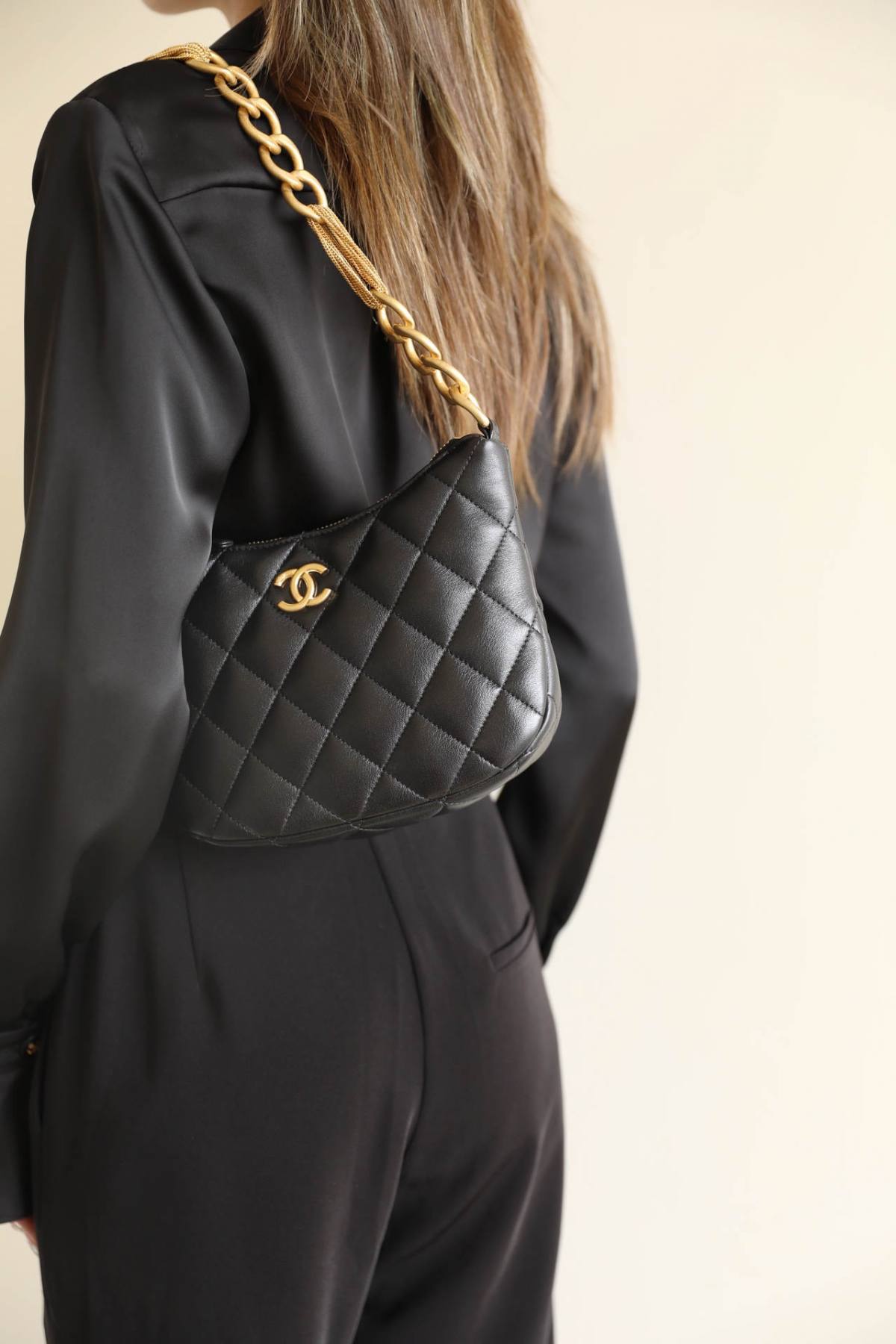 Ellebag’s 1:1 Replica of the Chanel 23A Hobo Bag: A Timeless Fusion of Retro Elegance and Modern Craftsmanship(2025 May Updated)-Paras laatu väärennetty Louis Vuitton laukku verkkokauppa, replika suunnittelija laukku ru