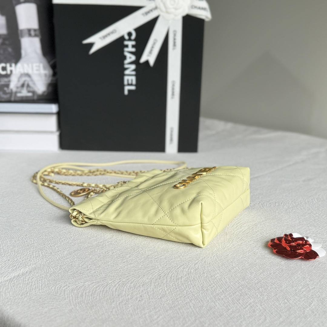 Ellebag’s 1:1 Replica of the Chanel 23S 22Mini Bag in “Chick Yellow”: A Masterpiece of Playful Elegance(2025 May Updated)-Best Quality adịgboroja Louis vuitton akpa Online Store, oyiri mmebe akpa ru