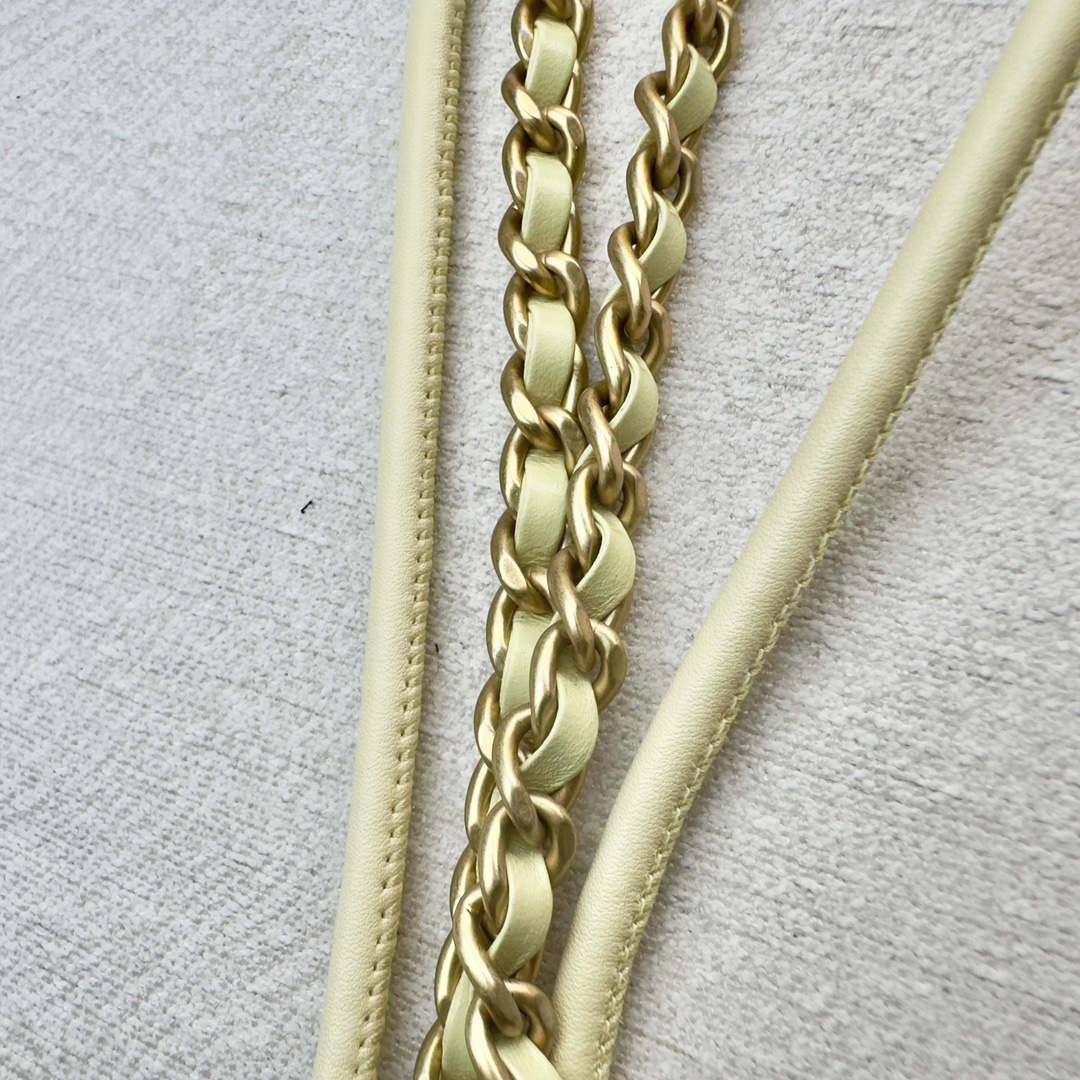 Ellebag’s 1:1 Replica of the Chanel 23S 22Mini Bag in “Chick Yellow”: A Masterpiece of Playful Elegance(2025 May Updated)-Best Quality adịgboroja Louis vuitton akpa Online Store, oyiri mmebe akpa ru