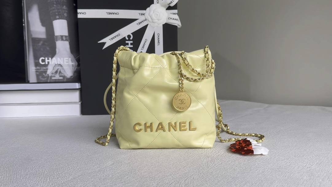 Ellebag’s 1:1 Replica of the Chanel 23S 22Mini Bag in “Chick Yellow”: A Masterpiece of Playful Elegance(2025 May Updated)-Best Quality adịgboroja Louis vuitton akpa Online Store, oyiri mmebe akpa ru