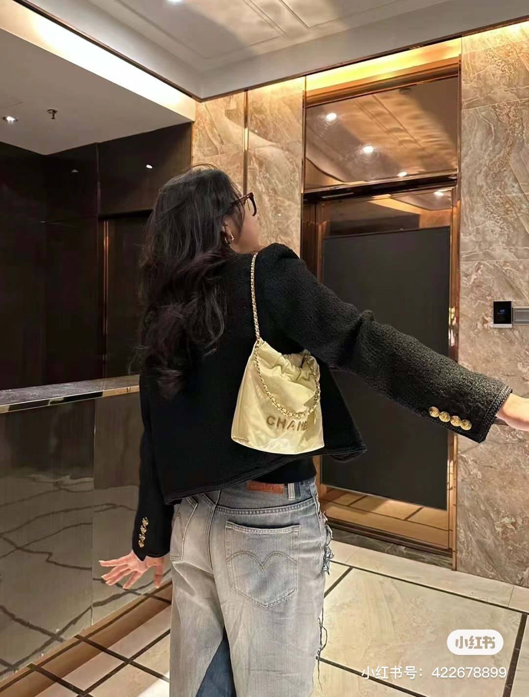 Ellebag’s 1:1 Replica of the Chanel 23S 22Mini Bag in “Chick Yellow”: A Masterpiece of Playful Elegance(2025 May Updated)-Best Quality adịgboroja Louis vuitton akpa Online Store, oyiri mmebe akpa ru