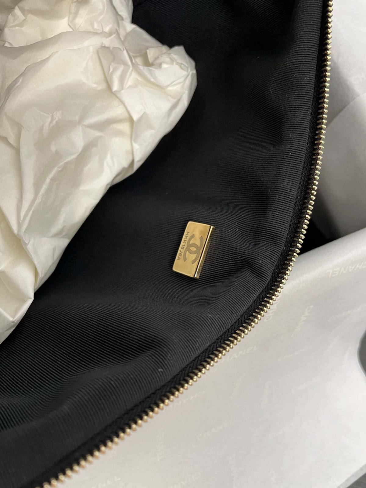 Ellebag’s 1:1 Replica of the Chanel 24P Dumpling Hobo Bag: Effortless Luxury and Durability(Updated June 2025)-Լավագույն որակի կեղծ Louis Vuitton պայուսակների առցանց խանութ, Replica դիզայներական պայուսակ ru