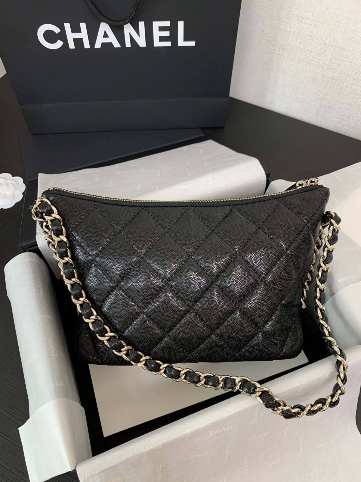 Ellebag’s 1:1 Replica of the Chanel 24P Dumpling Hobo Bag: Effortless Luxury and Durability(Updated June 2025)-Լավագույն որակի կեղծ Louis Vuitton պայուսակների առցանց խանութ, Replica դիզայներական պայուսակ ru