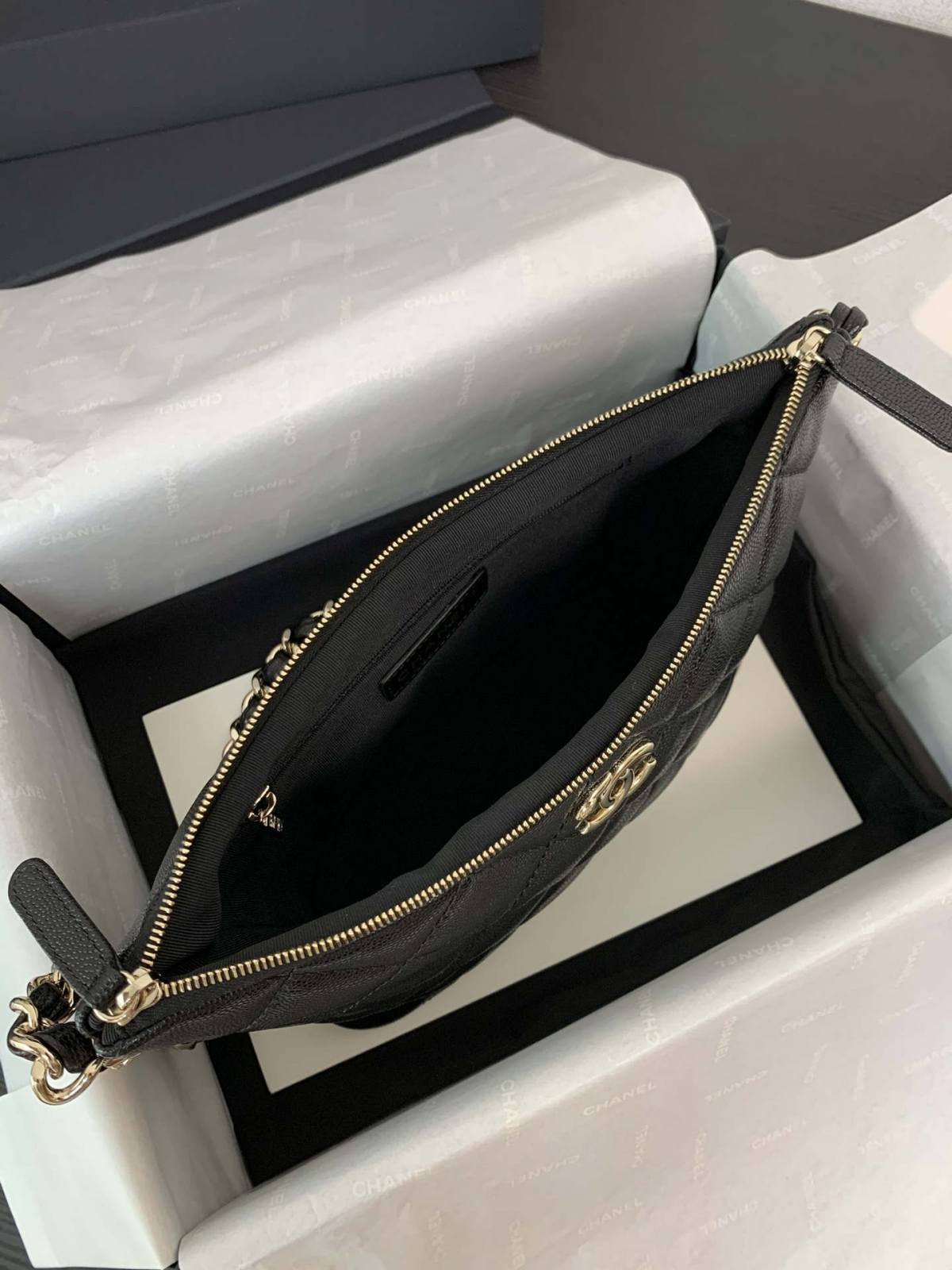 Ellebag’s 1:1 Replica of the Chanel 24P Dumpling Hobo Bag: Effortless Luxury and Durability(Updated June 2025)-Լավագույն որակի կեղծ Louis Vuitton պայուսակների առցանց խանութ, Replica դիզայներական պայուսակ ru