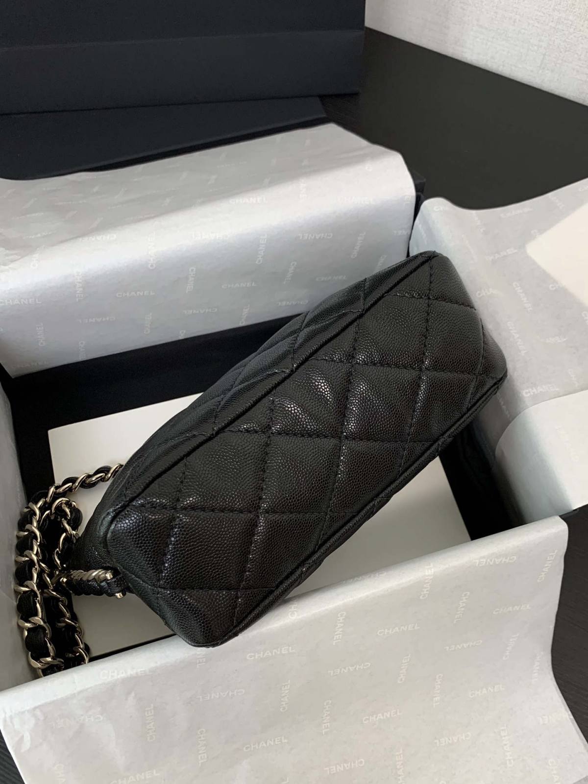 Ellebag’s 1:1 Replica of the Chanel 24P Dumpling Hobo Bag: Effortless Luxury and Durability(Updated June 2025)-Լավագույն որակի կեղծ Louis Vuitton պայուսակների առցանց խանութ, Replica դիզայներական պայուսակ ru