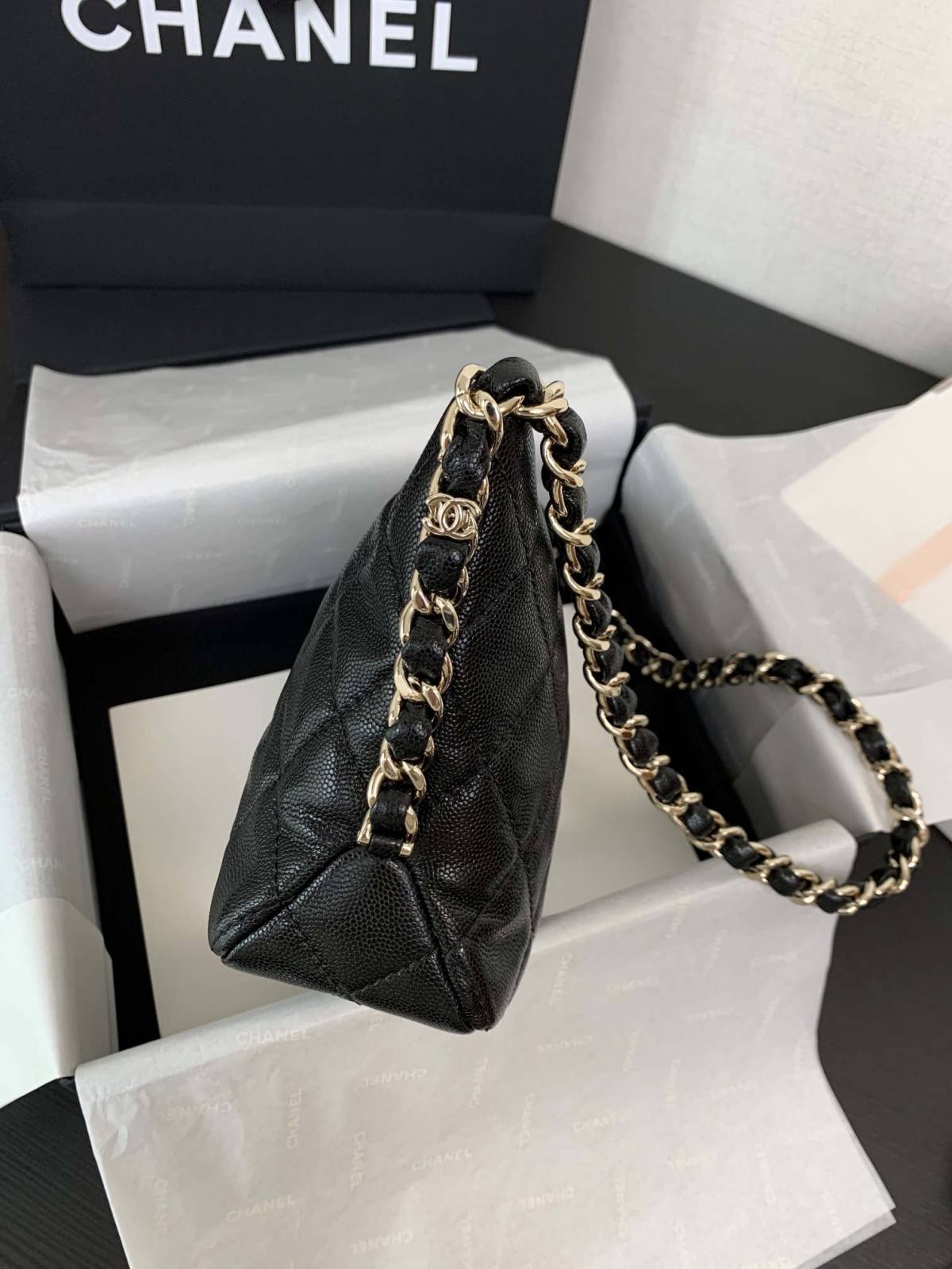 Ellebag’s 1:1 Replica of the Chanel 24P Dumpling Hobo Bag: Effortless Luxury and Durability(Updated June 2025)-Լավագույն որակի կեղծ Louis Vuitton պայուսակների առցանց խանութ, Replica դիզայներական պայուսակ ru