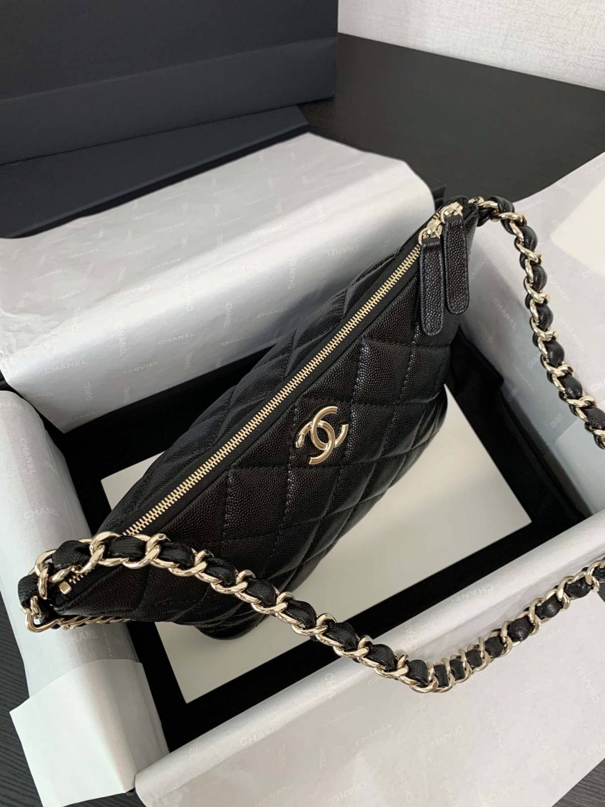 Ellebag’s 1:1 Replica of the Chanel 24P Dumpling Hobo Bag: Effortless Luxury and Durability(Updated June 2025)-Լավագույն որակի կեղծ Louis Vuitton պայուսակների առցանց խանութ, Replica դիզայներական պայուսակ ru