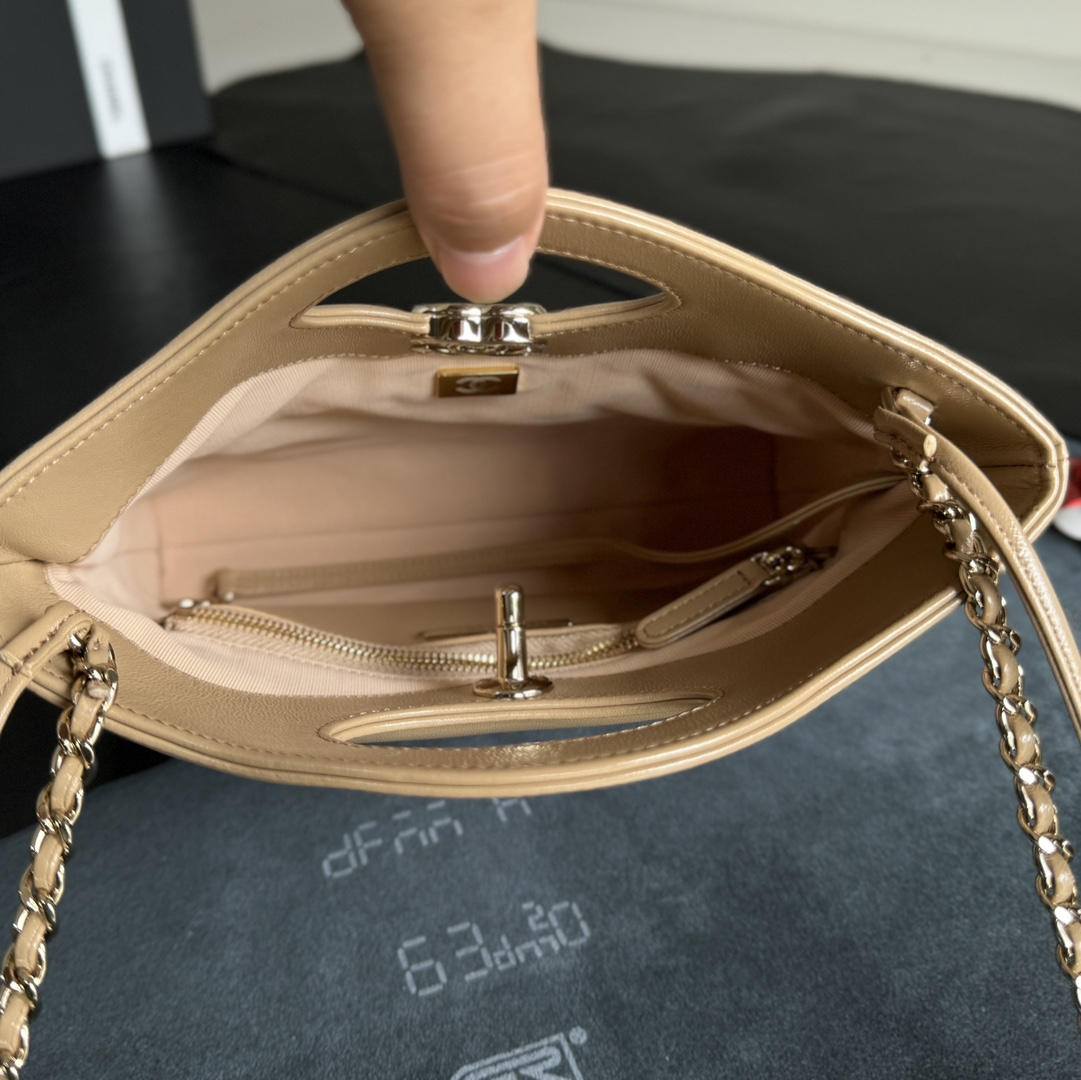 Ellebag’s 1:1 Replica of the Chanel 31 Mini Bag: A Masterpiece of Timeless Elegance and Modern Chic(2025 June Updated )-Best Quality Fake Louis Vuitton Bag Online Store, Replica designer bag ru