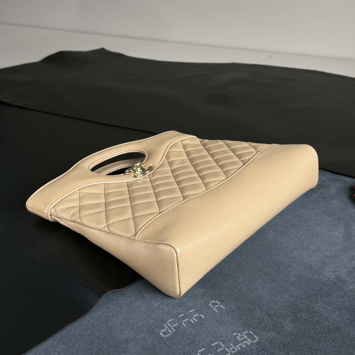 Ellebag’s 1:1 Replica of the Chanel 31 Mini Bag: A Masterpiece of Timeless Elegance and Modern Chic(2025 June Updated )-Best Quality Fake Louis Vuitton Bag Online Store, Replica designer bag ru