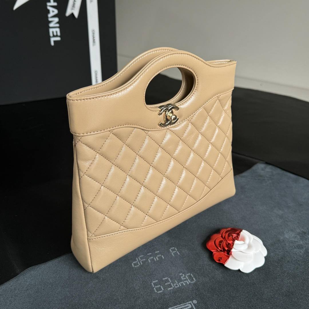 Ellebag’s 1:1 Replica of the Chanel 31 Mini Bag: A Masterpiece of Timeless Elegance and Modern Chic(2025 June Updated )-Best Quality Fake Louis Vuitton Bag Online Store, Replica designer bag ru