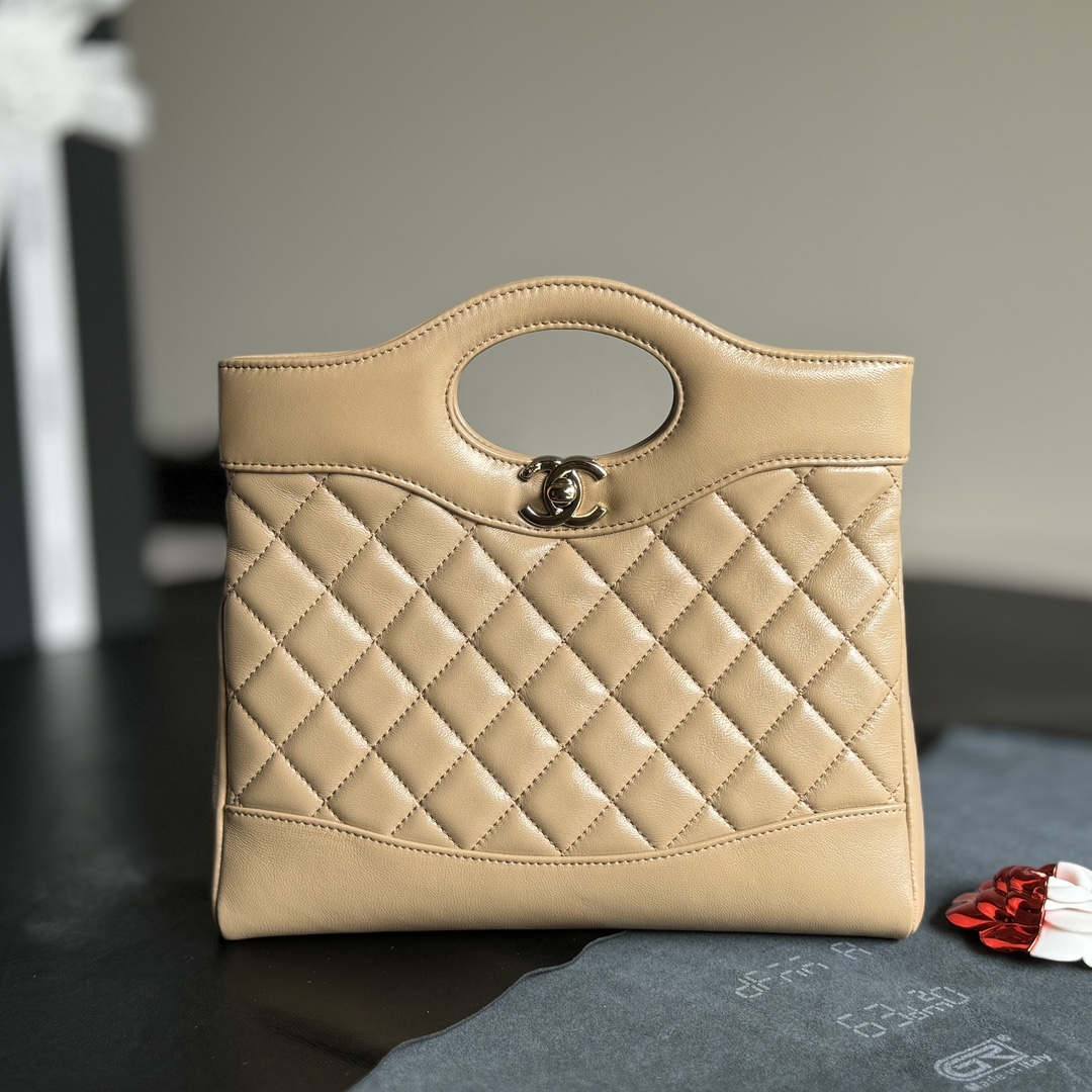 Ellebag’s 1:1 Replica of the Chanel 31 Mini Bag: A Masterpiece of Timeless Elegance and Modern Chic(2025 June Updated )-Best Quality Fake Louis Vuitton Bag Online Store, Replica designer bag ru