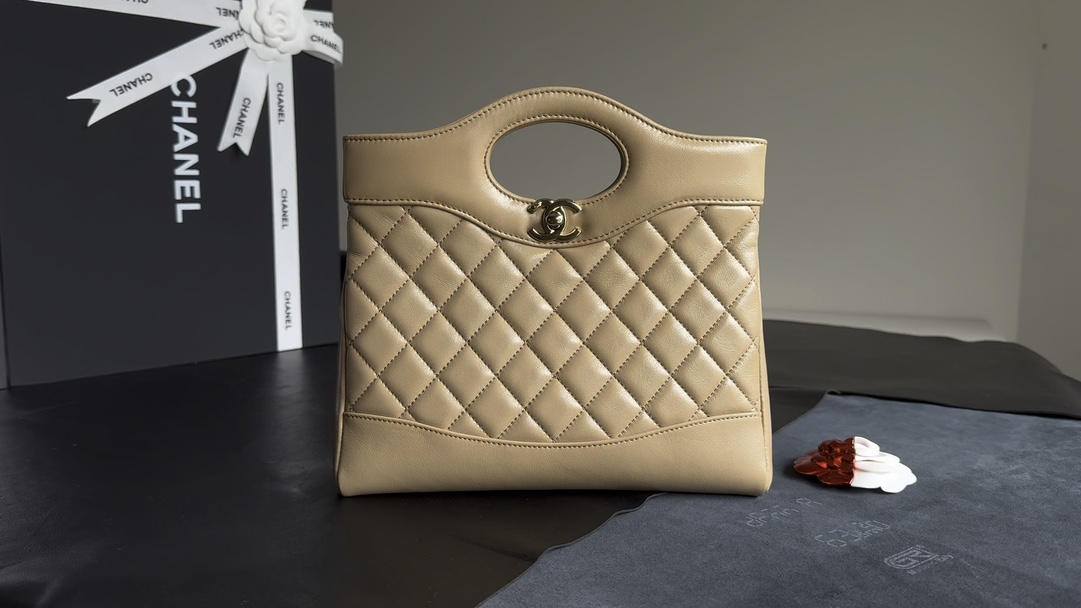 Ellebag’s 1:1 Replica of the Chanel 31 Mini Bag: A Masterpiece of Timeless Elegance and Modern Chic(2025 June Updated )-Best Quality Fake Louis Vuitton Bag Online Store, Replica designer bag ru