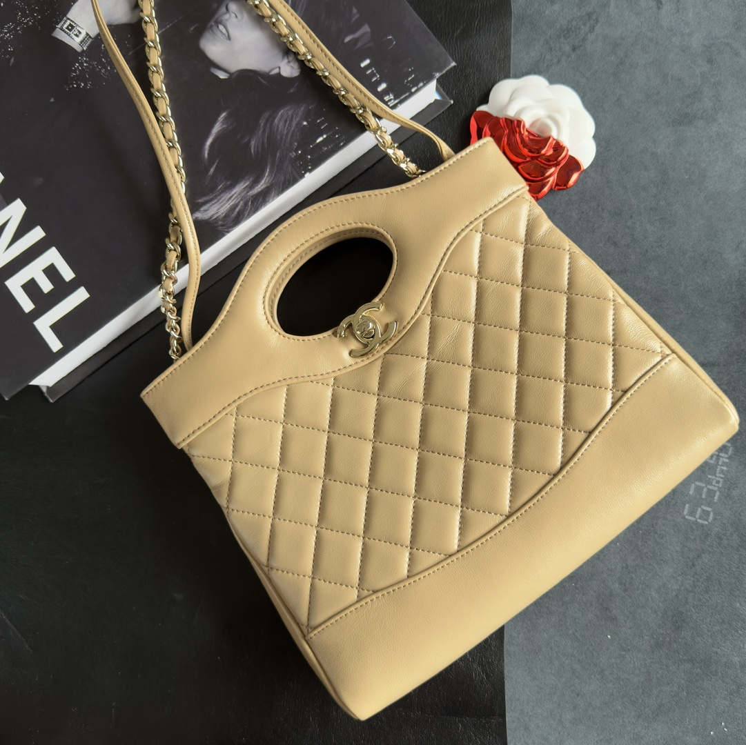 Ellebag’s 1:1 Replica of the Chanel 31 Mini Bag: A Masterpiece of Timeless Elegance and Modern Chic(2025 June Updated )-Best Quality Fake Louis Vuitton Bag Online Store, Replica designer bag ru